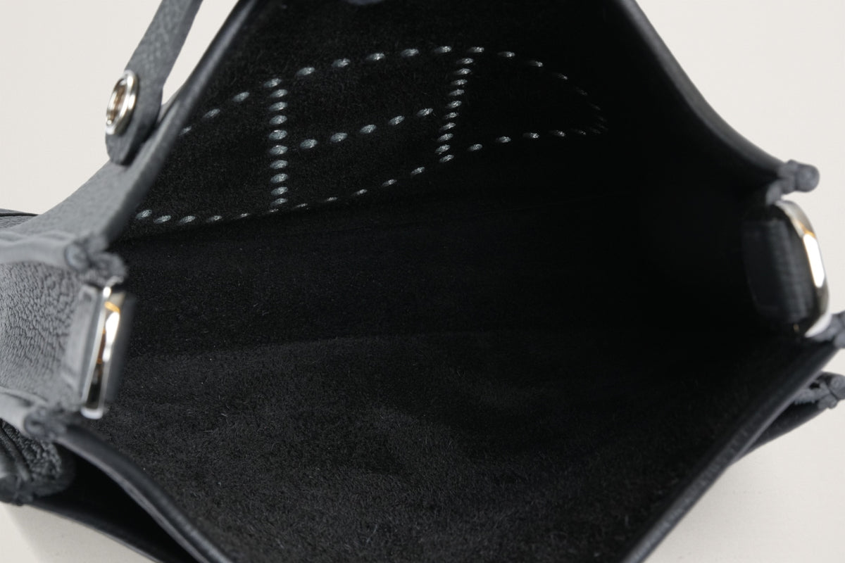 HERMES エヴリン23 黒