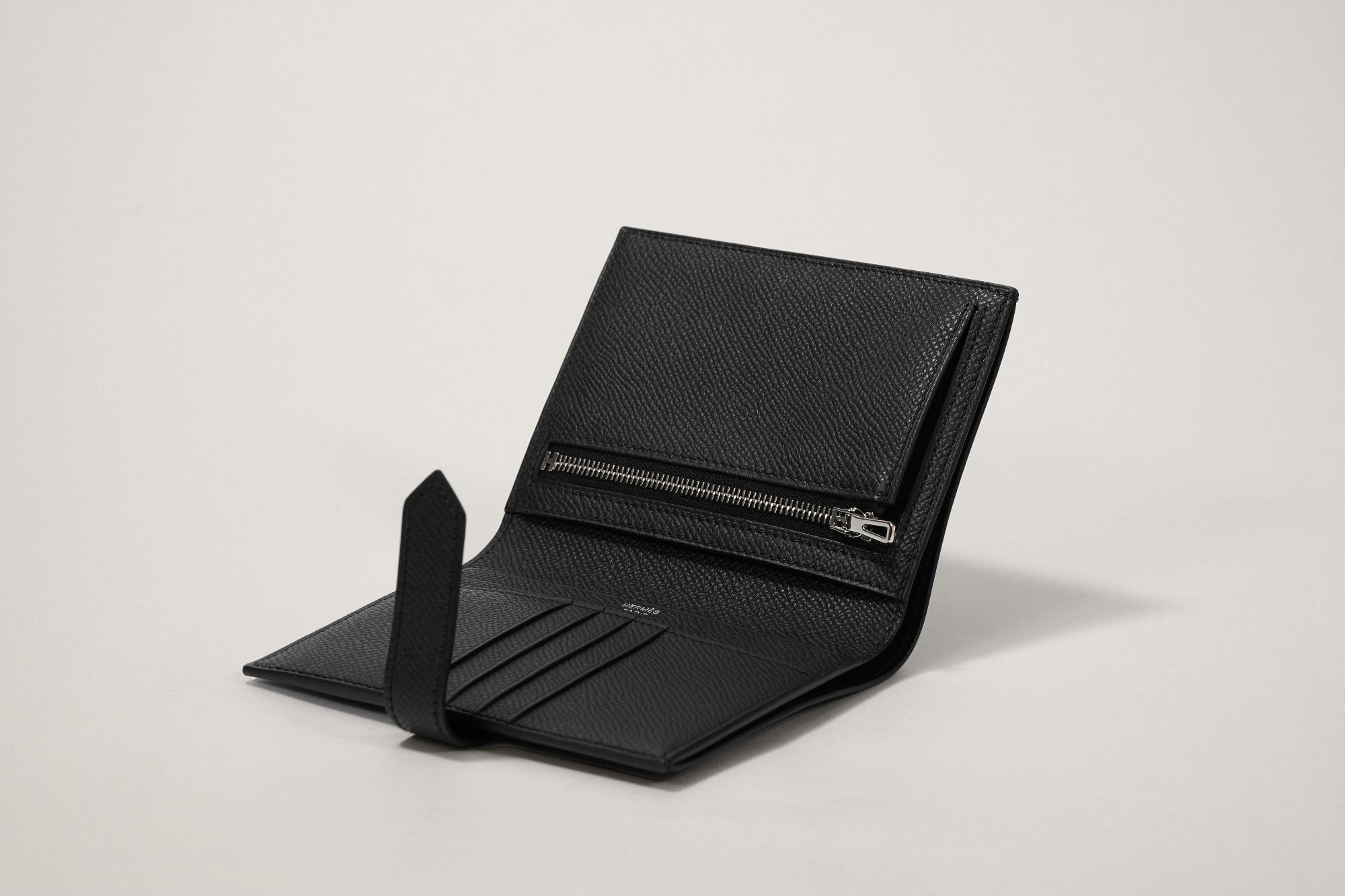 HERMES ベアンコンパクト 黒 – GINZA SATAKE