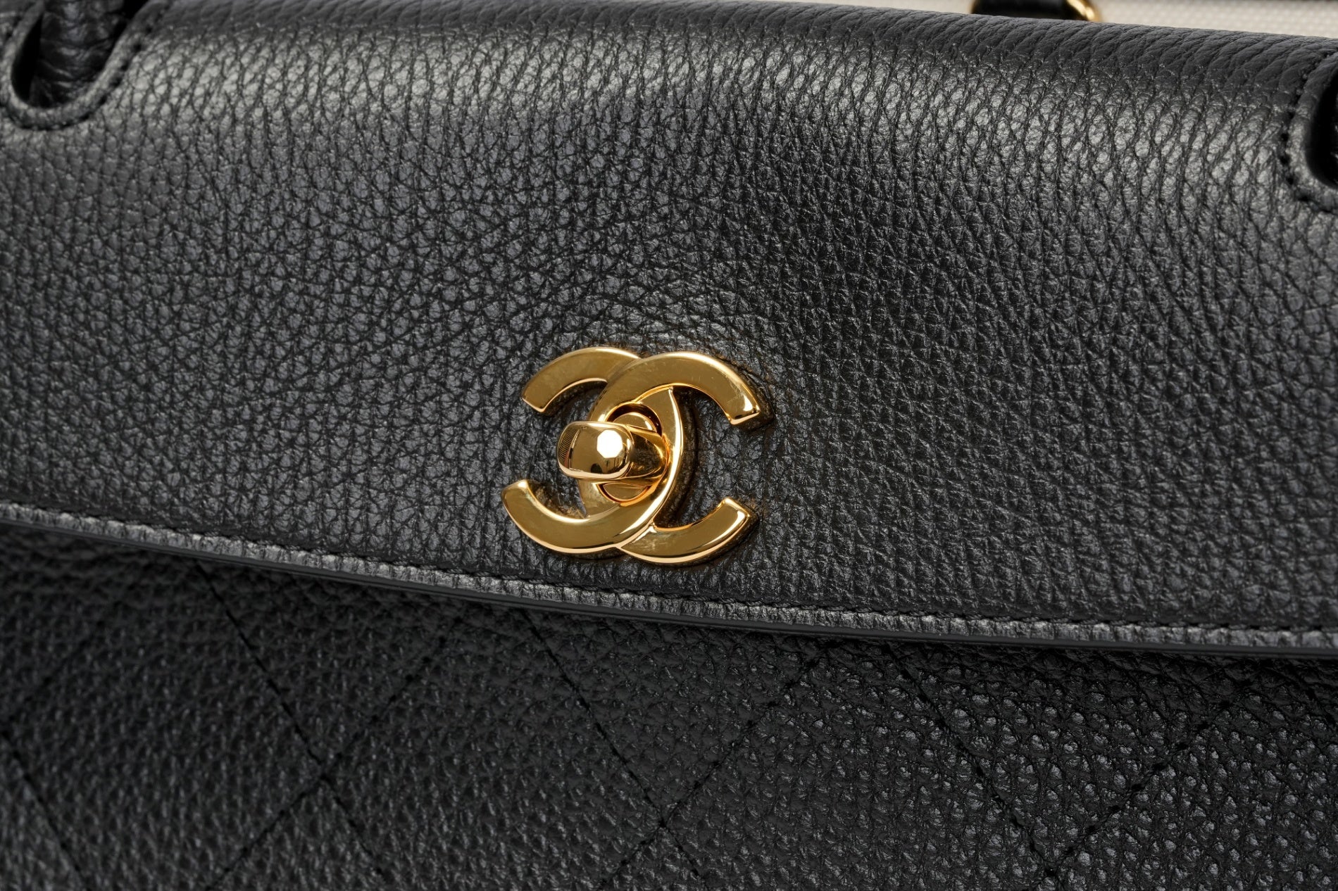 CHANEL シャネルスモール ショッピング バッグ