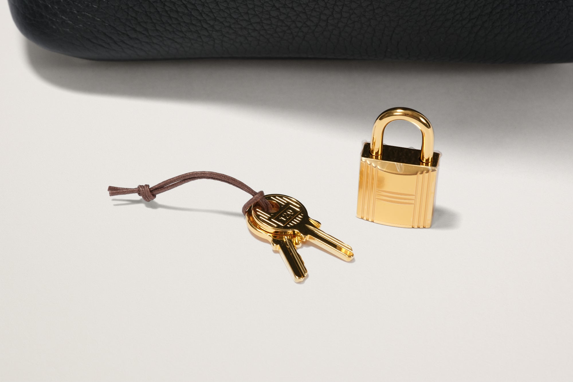 HERMES ピコタンロック18 黒