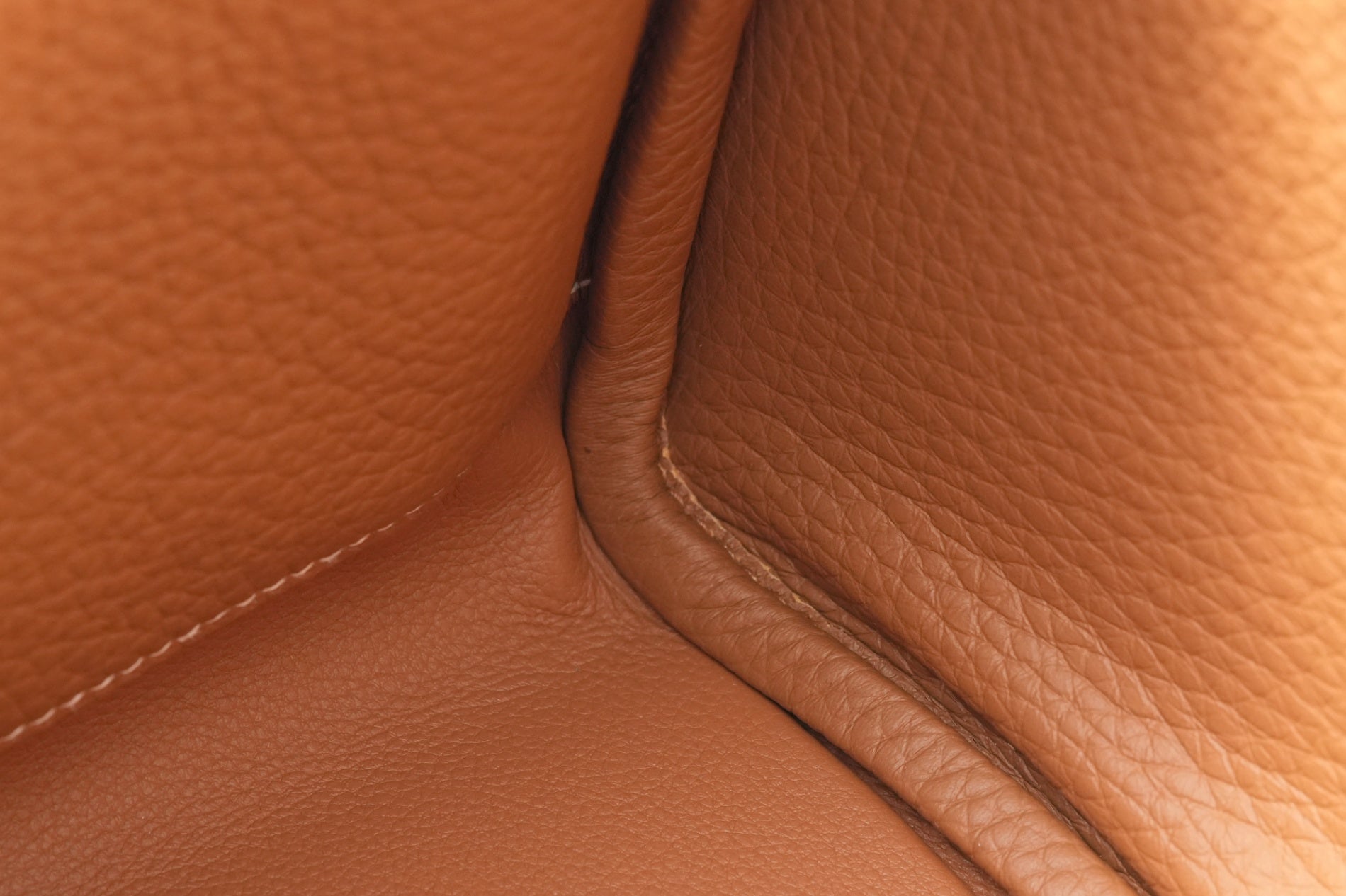 HERMES リンディ26 ゴールド