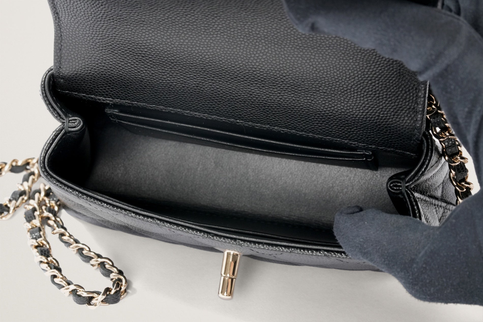 CHANEL マトラッセ ミニミニ ココハンドル チェーンショルダーバッグ