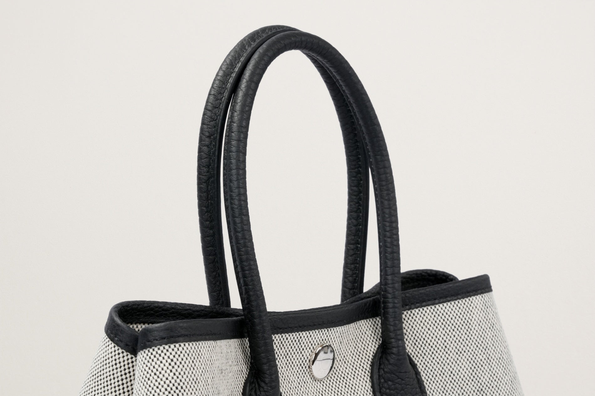 HERMES ネオガーデン23 黒/エクリュ
