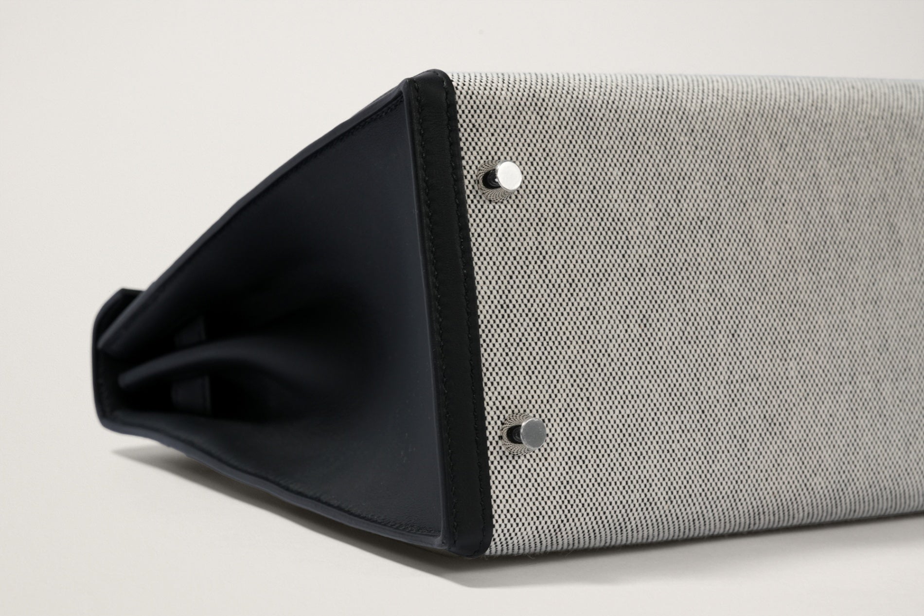 HERMES ケリー28 黒/エクリュ – GINZA SATAKE