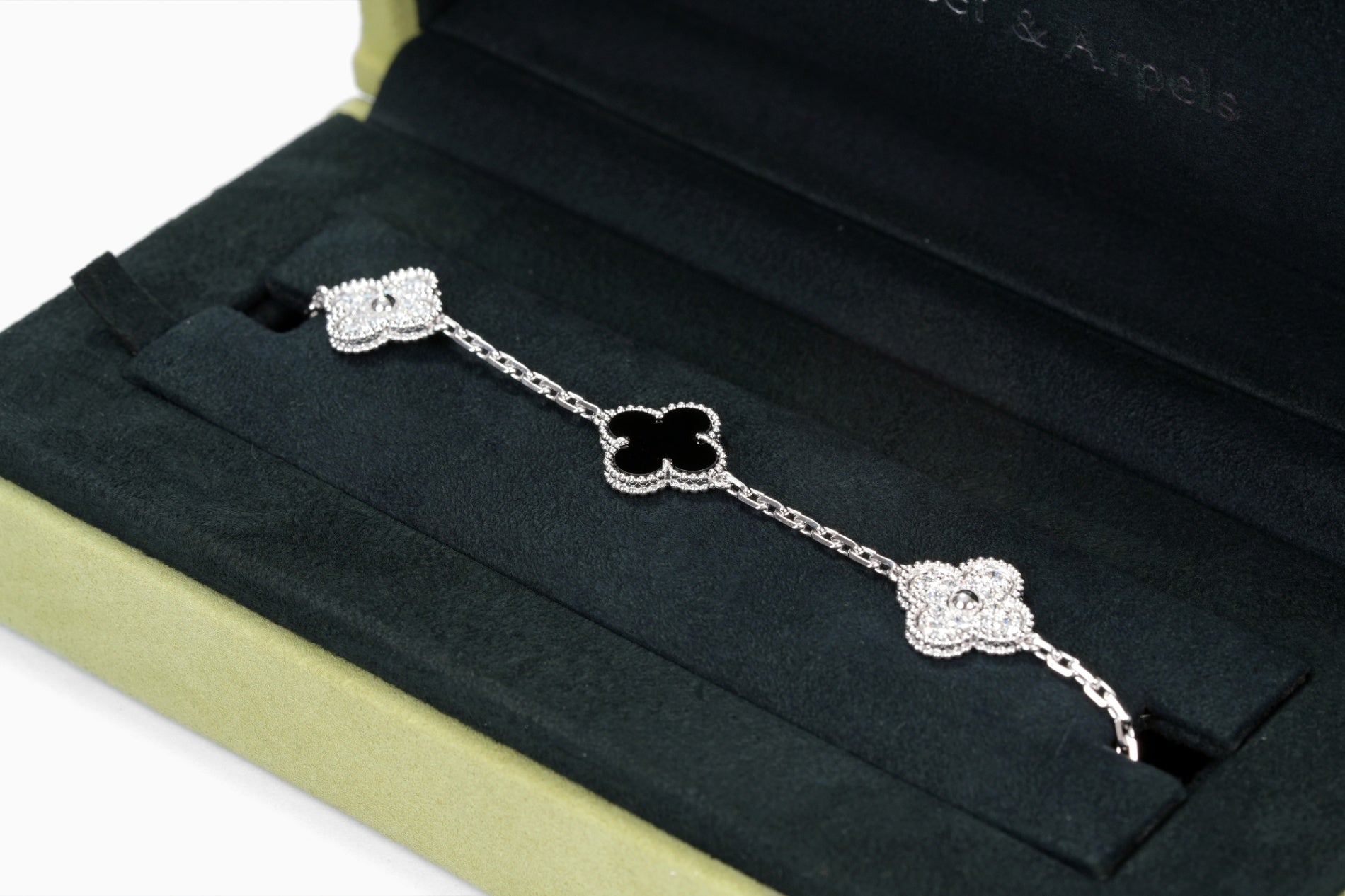 Van Cleef &amp; Arpels K18WG 5モチーフ オニキスブレスレット