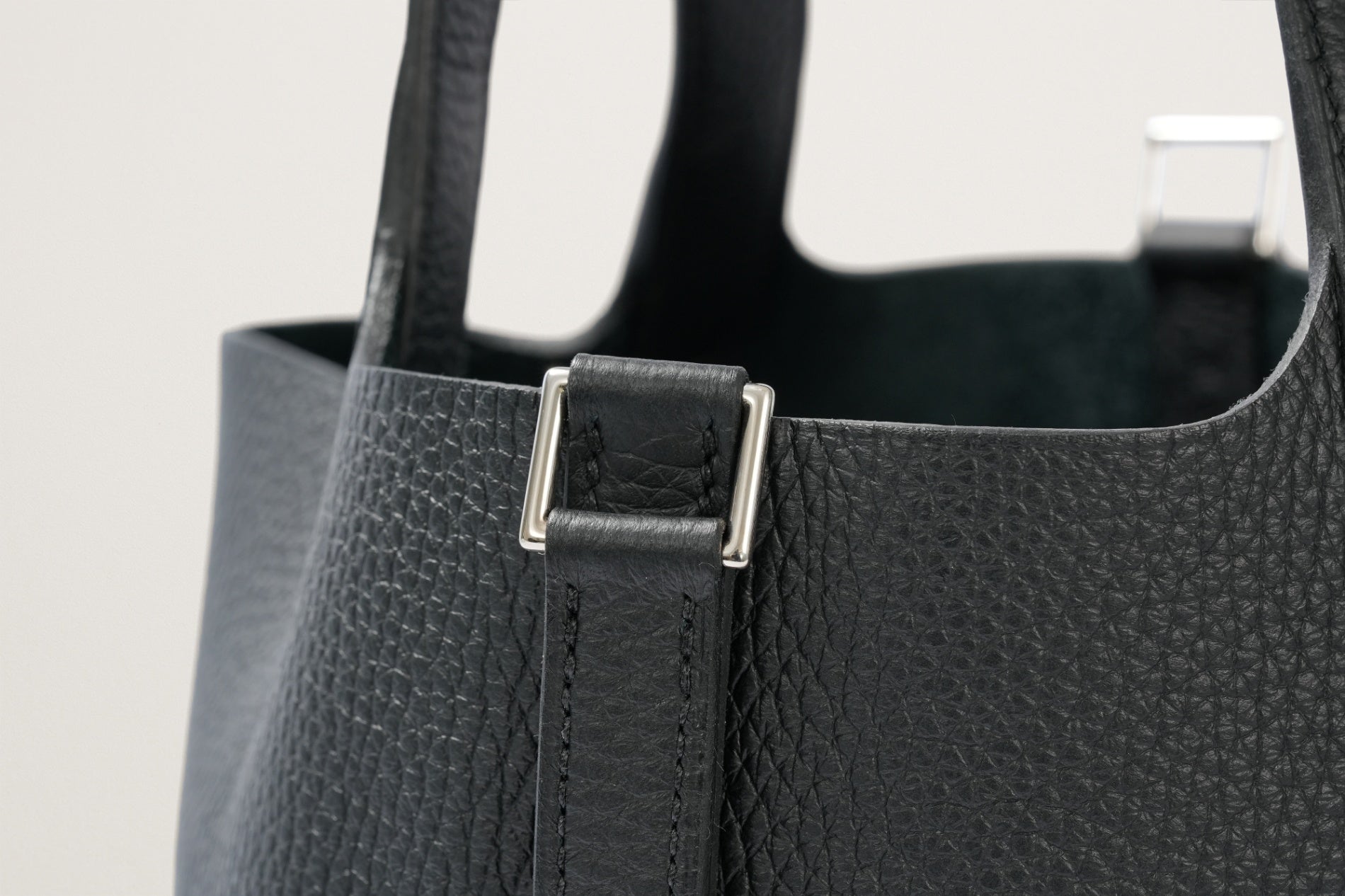 HERMES ピコタンロック18 黒
