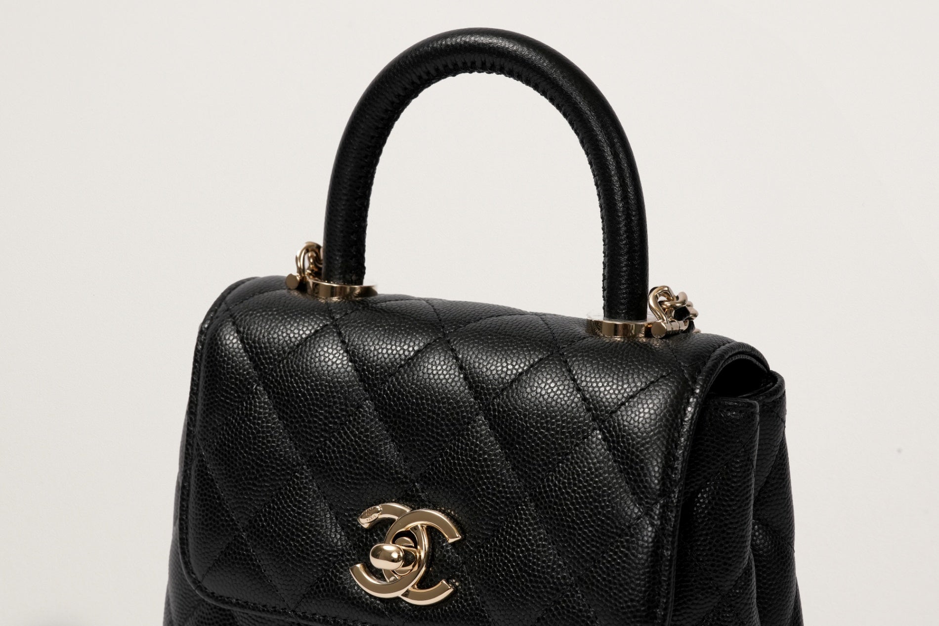 CHANEL マトラッセ ミニミニ ココハンドル チェーンショルダーバッグ