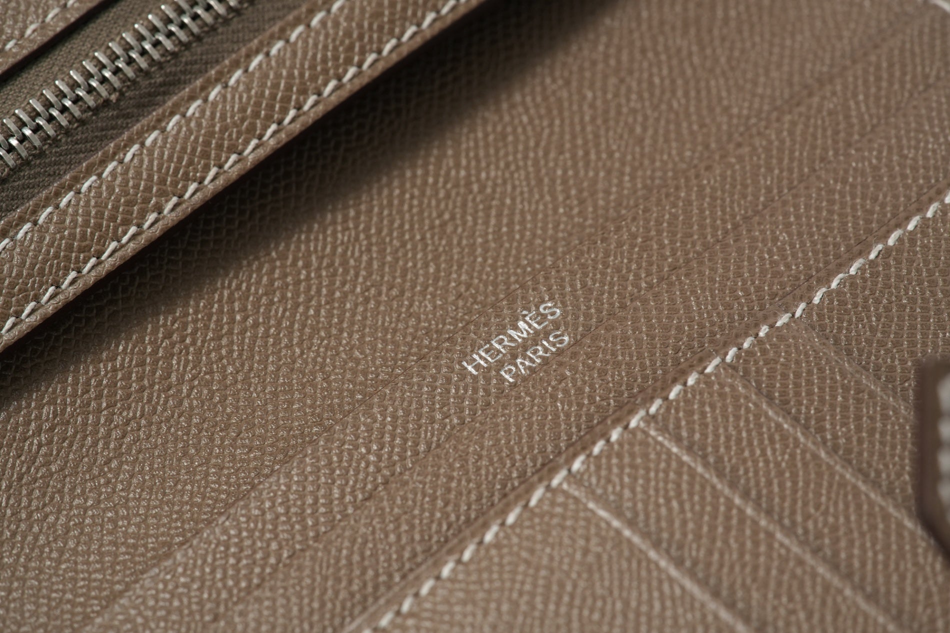 HERMES ベアンコンパクト エトゥープ – GINZA SATAKE
