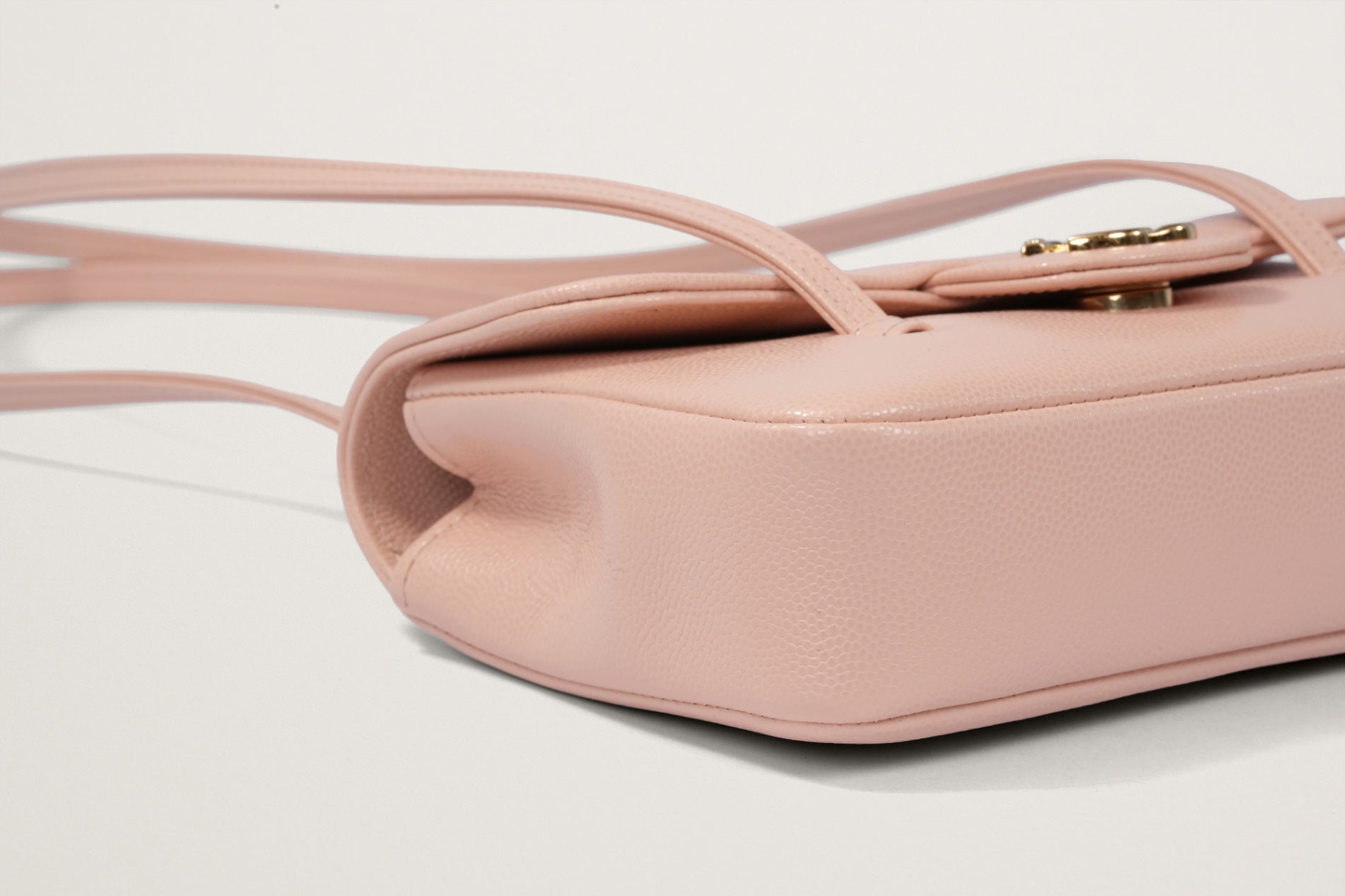 CHANEL ストラップ クラッチ バッグ – GINZA SATAKE