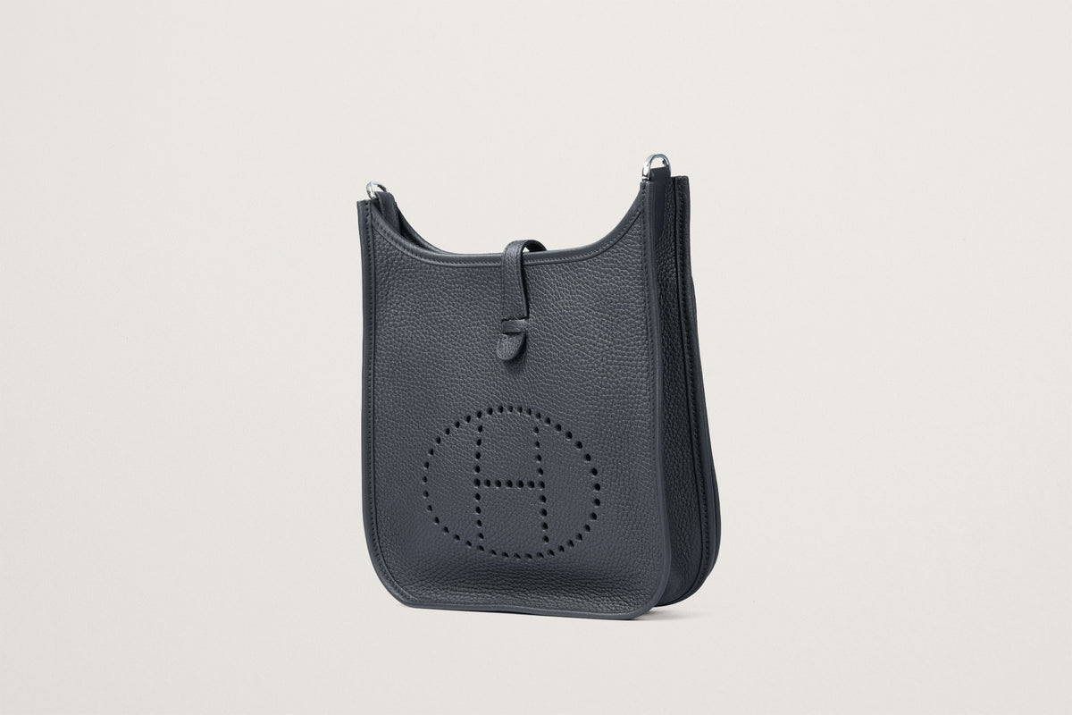 HERMES エヴリン23 黒