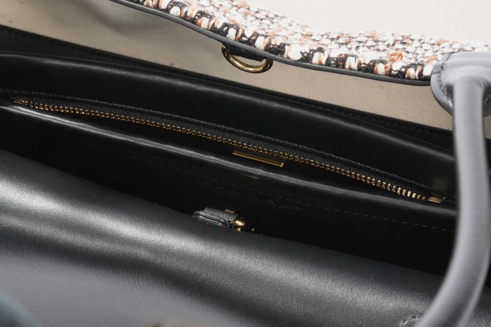 CHANEL スモール ショッピング バッグ – GINZA SATAKE