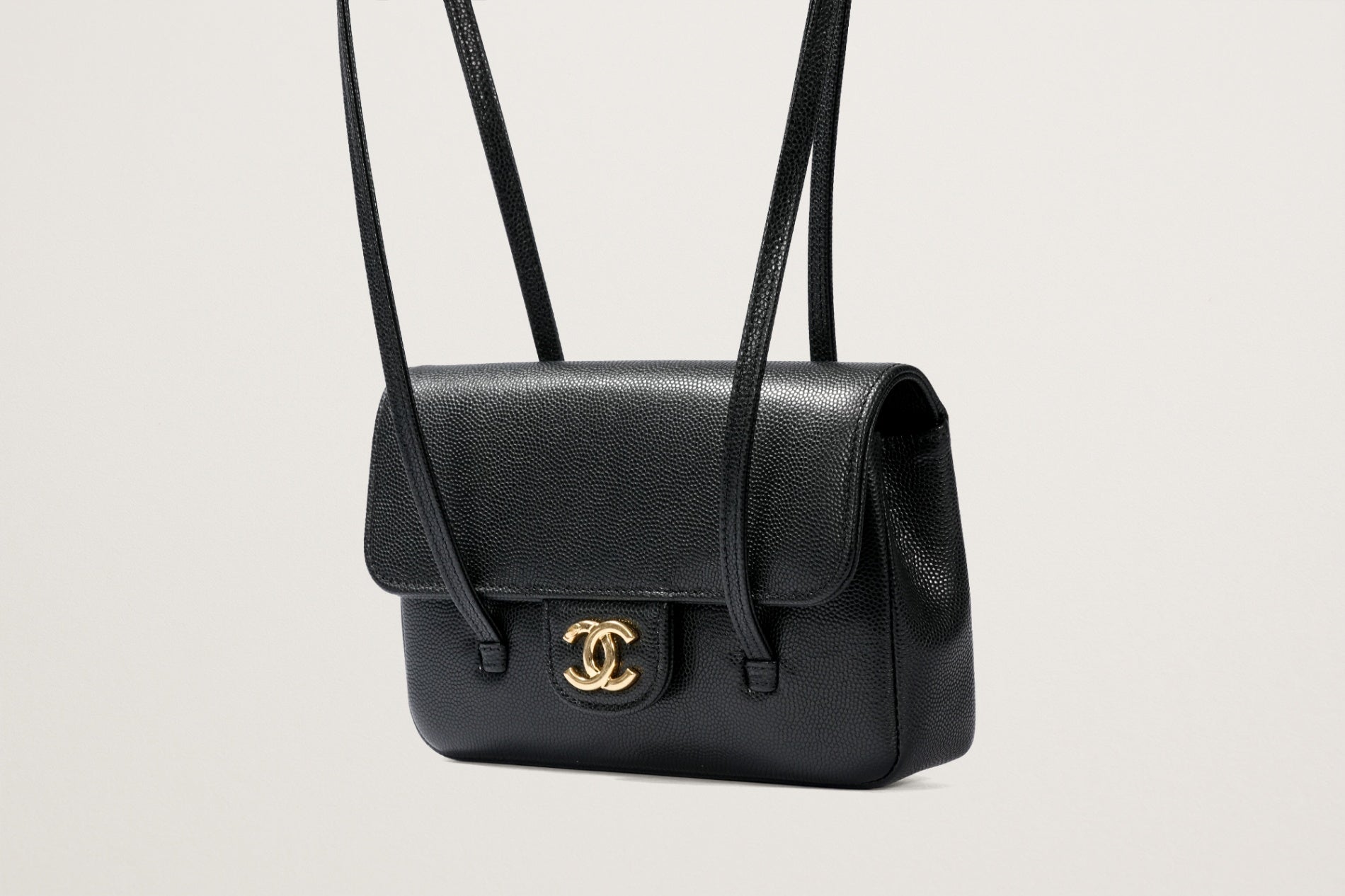 CHANEL プレコレクションストラップ クラッチ バッグ