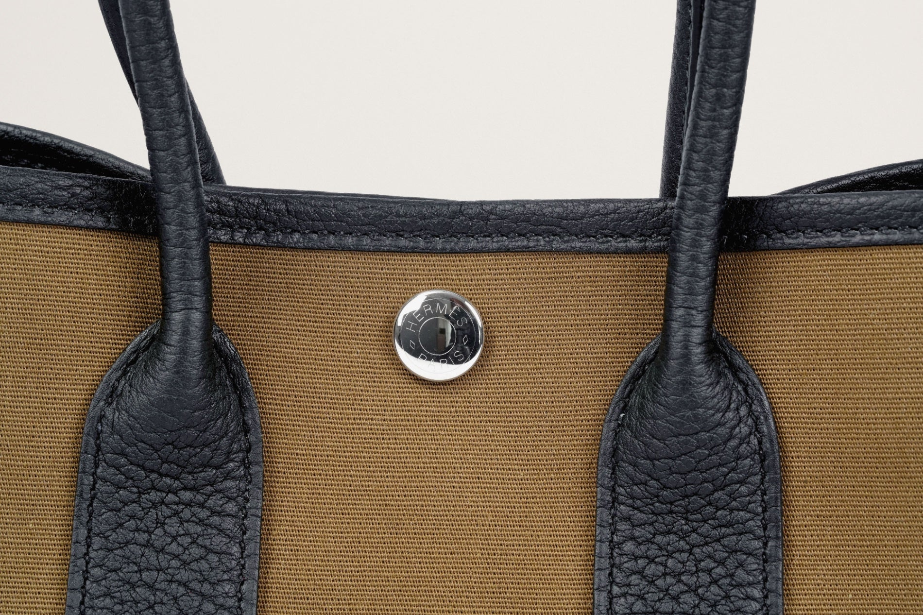 HERMES ネオ・ガーデン23 黒/ヴェールオリーブ
