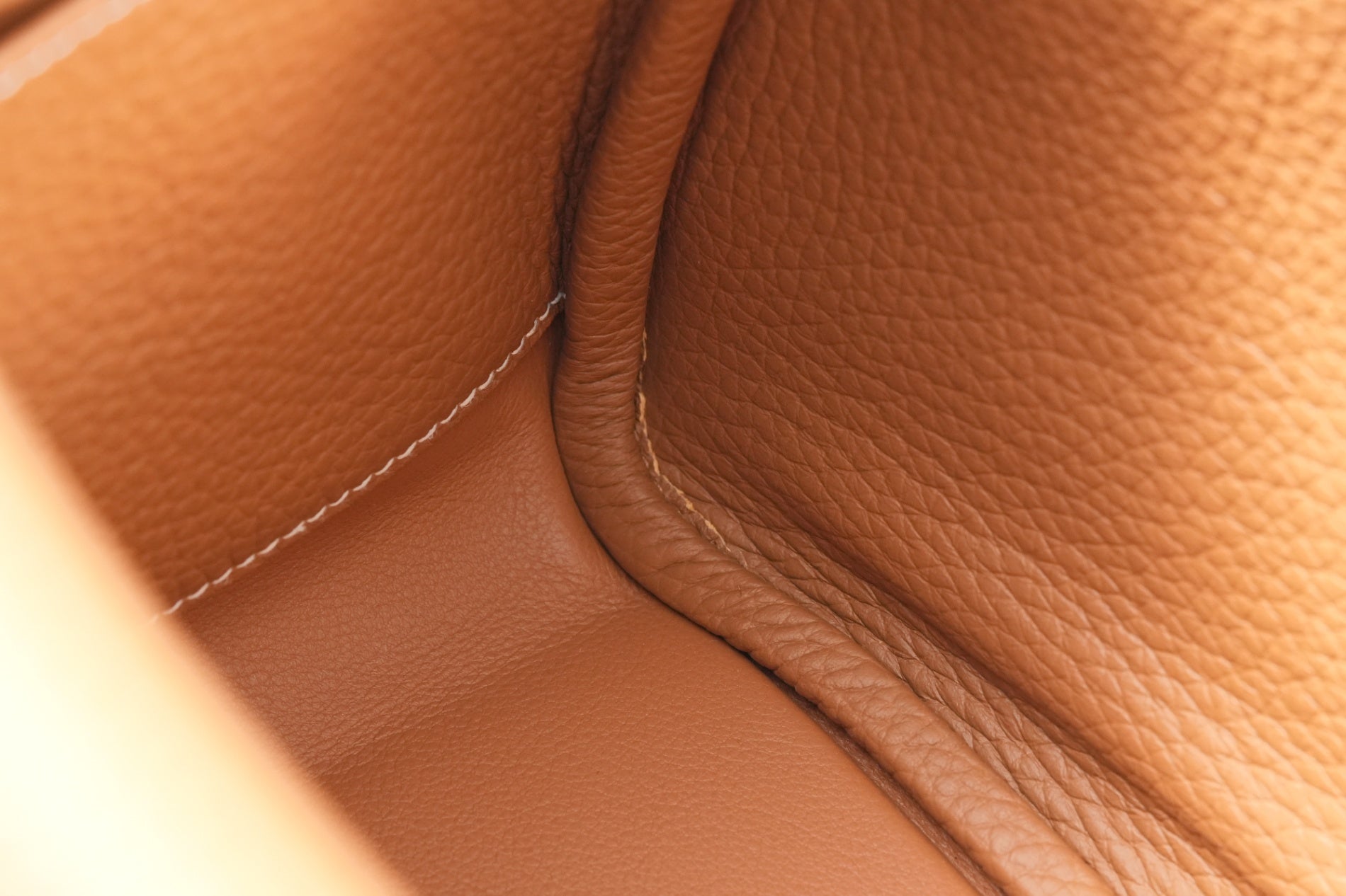 HERMES リンディ26 ゴールド
