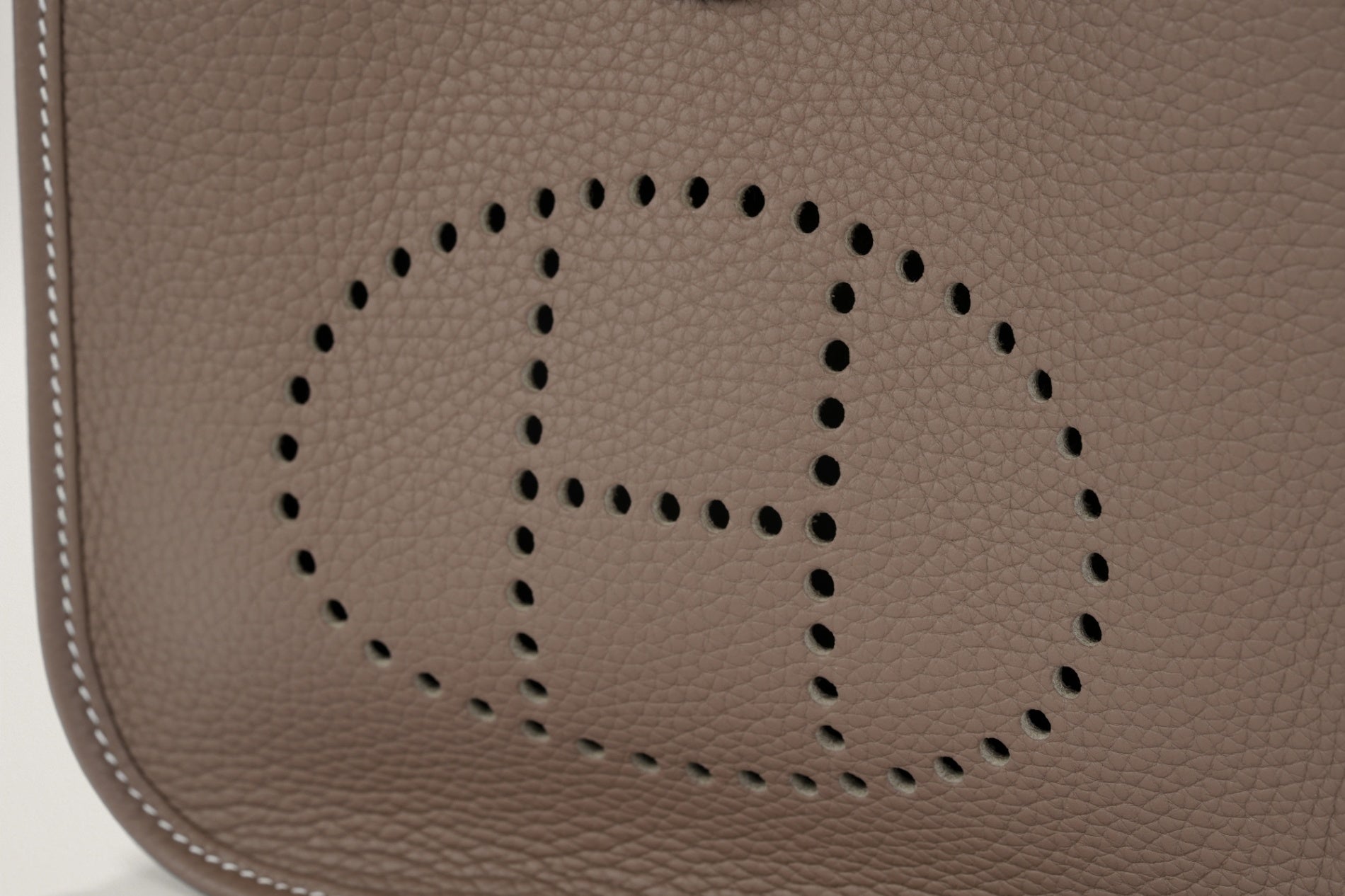 HERMES エヴリン23 エトゥープ