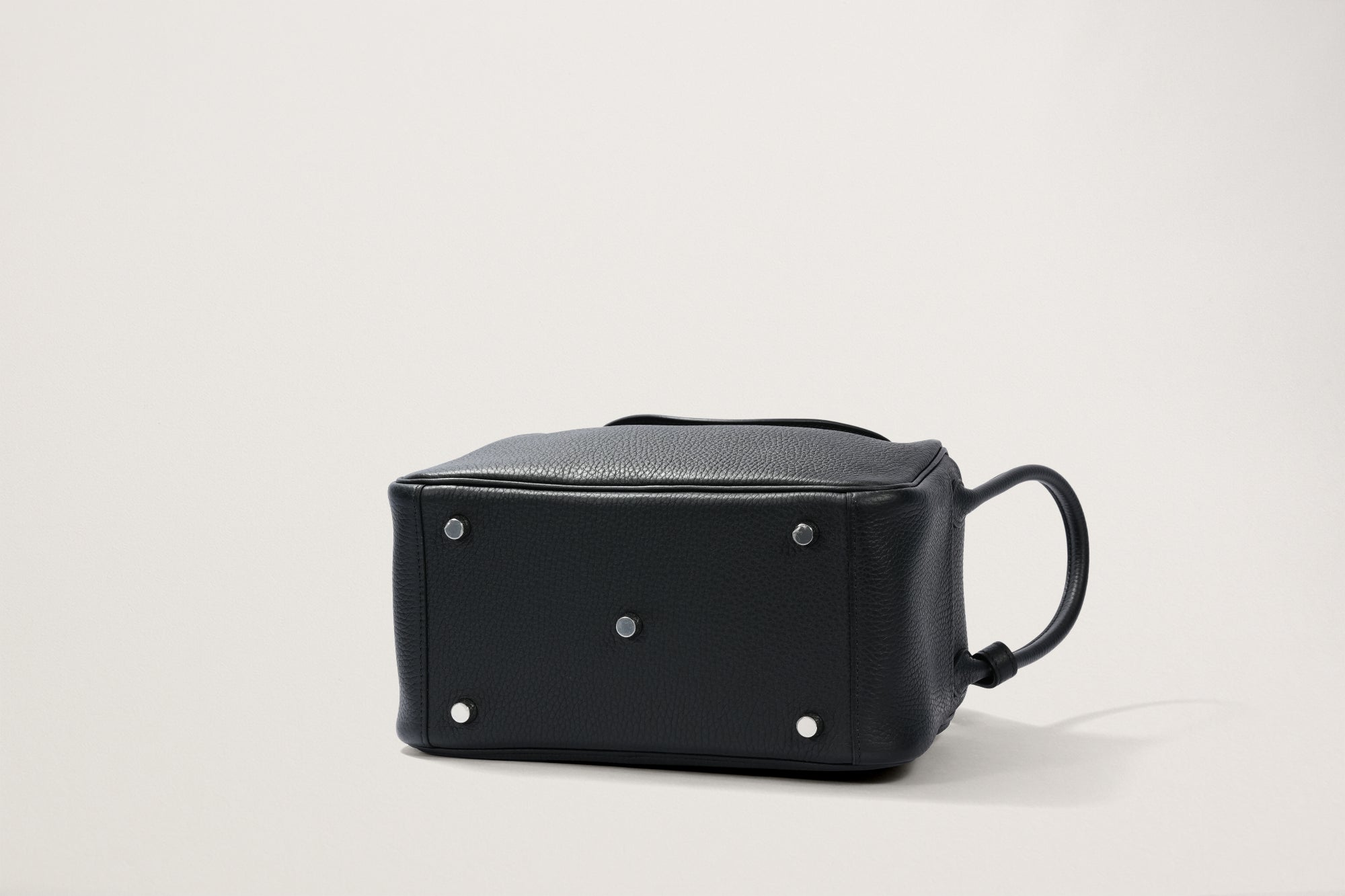 HERMES リンディ26 黒 – GINZA SATAKE