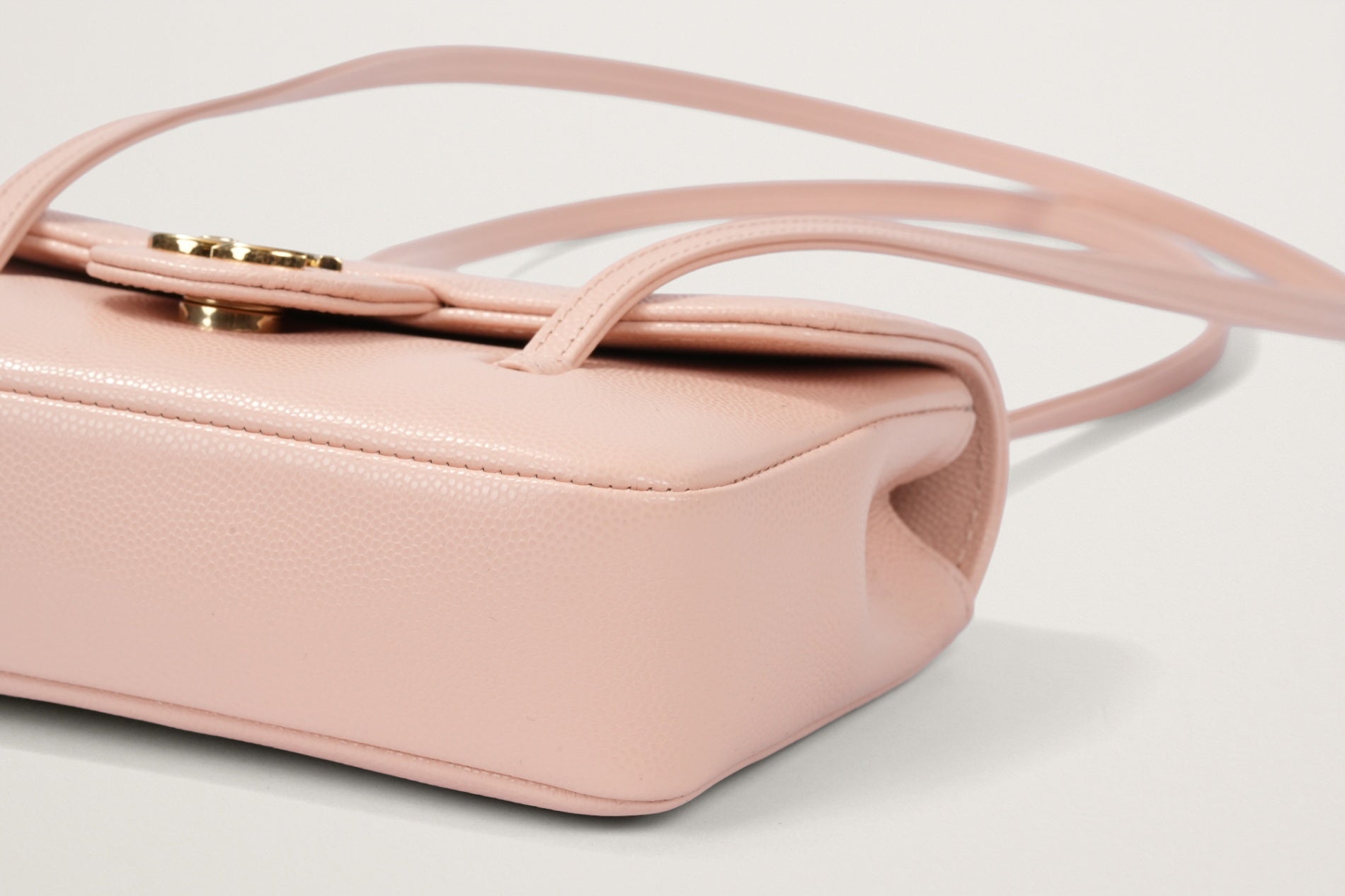 CHANEL ストラップ クラッチ バッグ – GINZA SATAKE