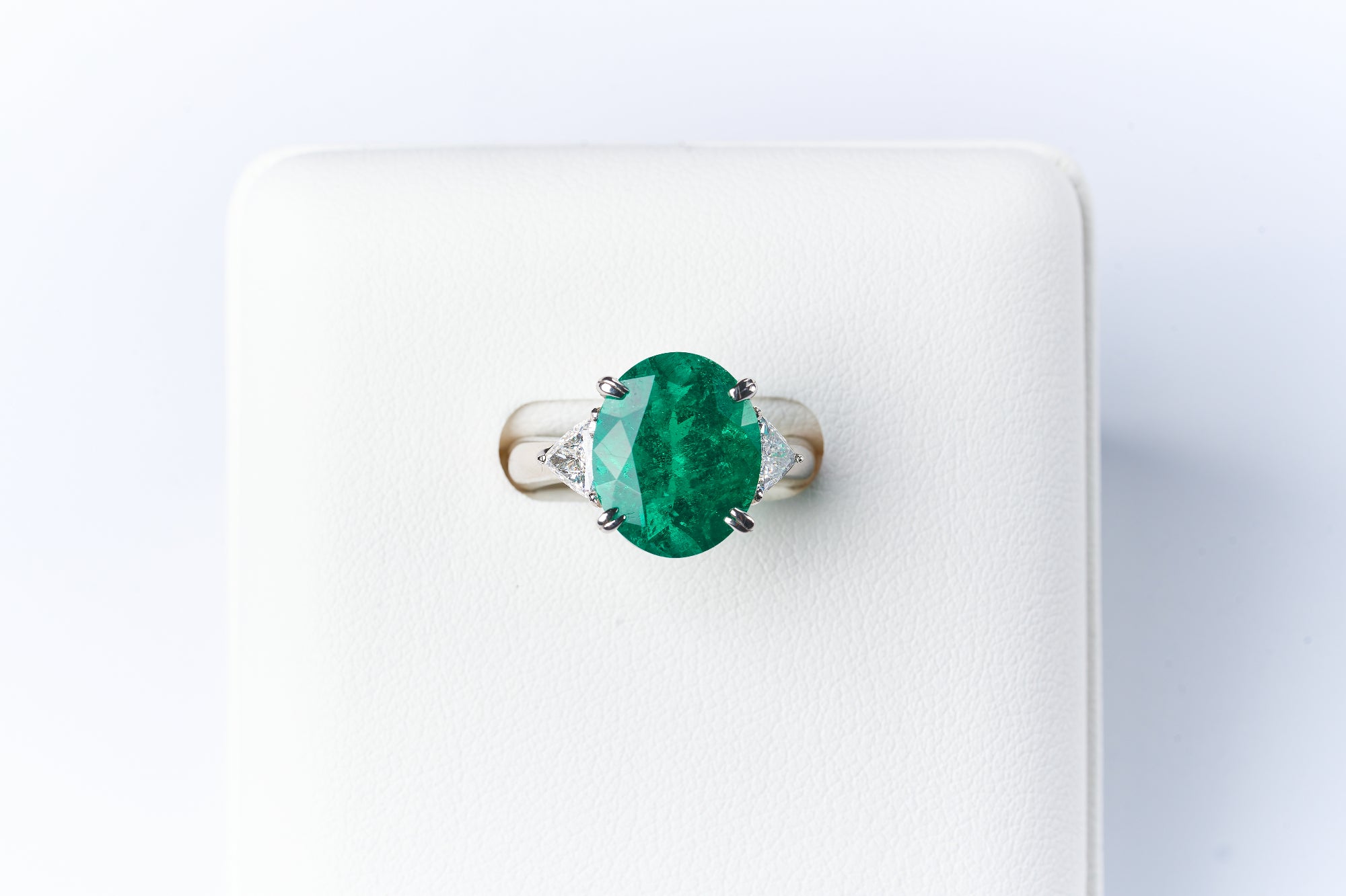PT900 エメラルド リング（Muzo） – GINZA SATAKE