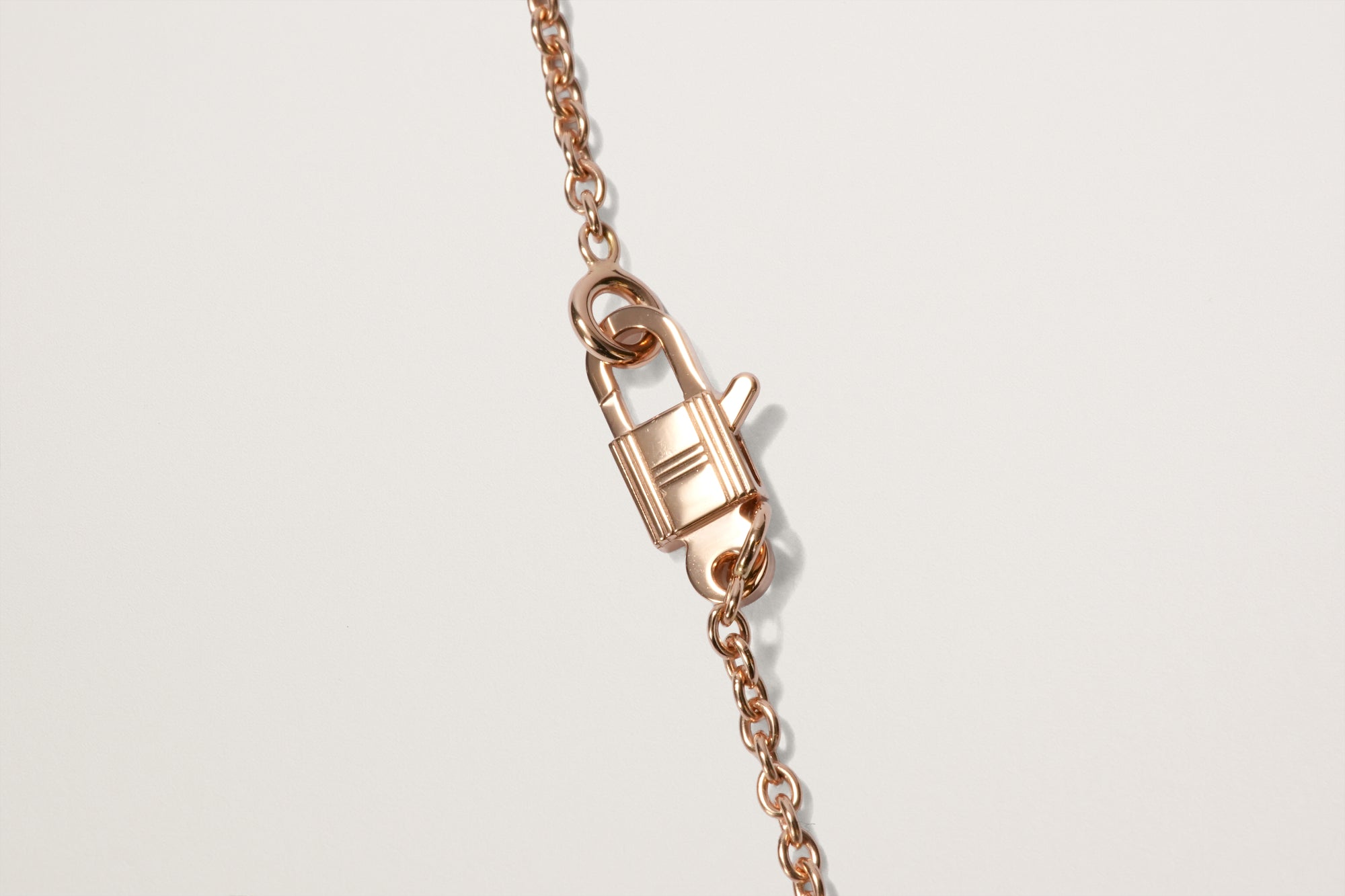 HERMES ペンダント《アミュレット》コンスタンス