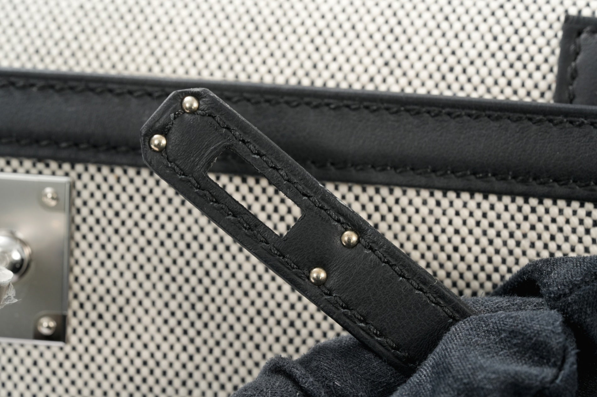 HERMES ケリー25 黒/エクリュ