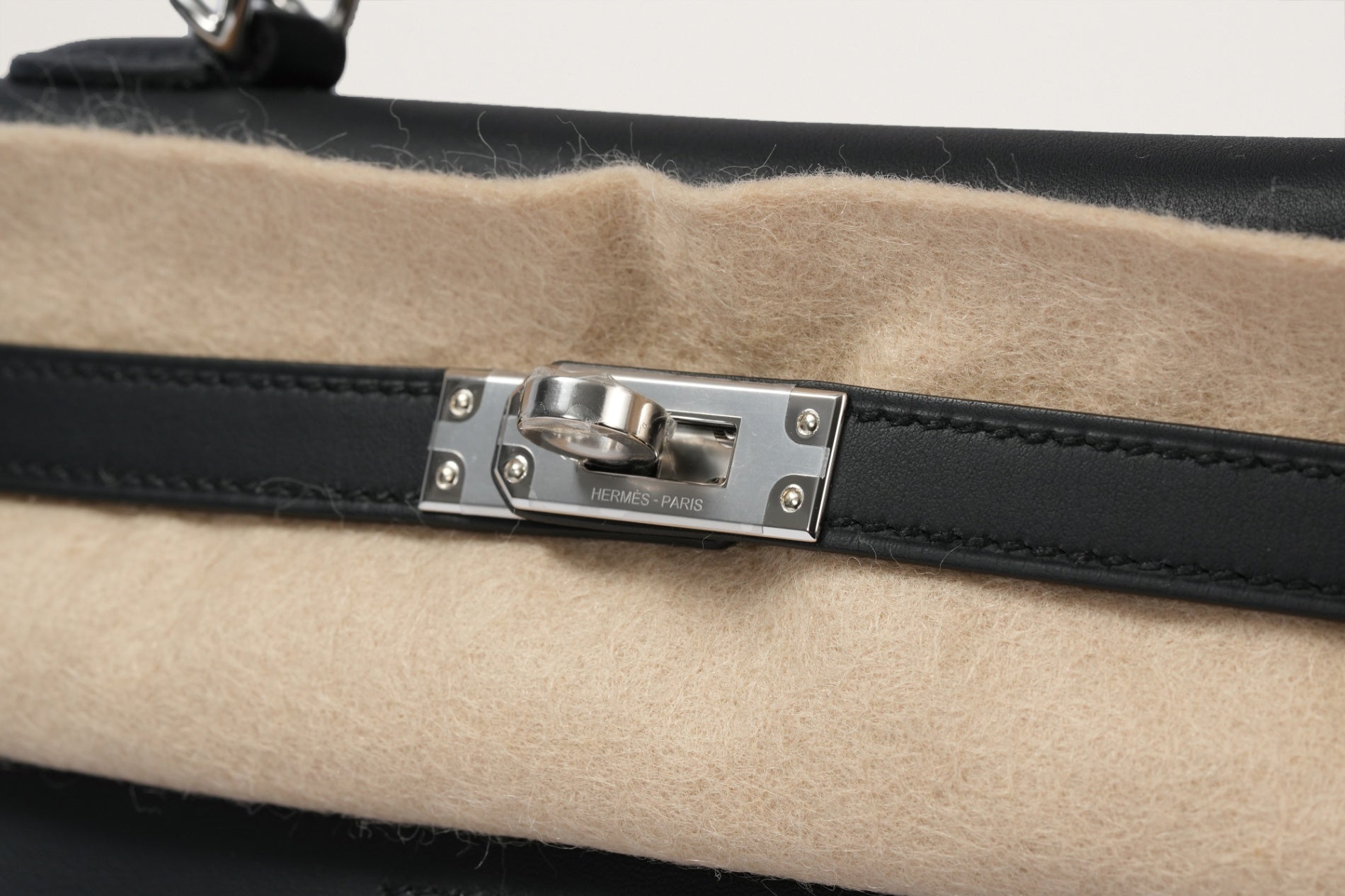 HERMES ケリー25 カラーマティック 内縫い 黒