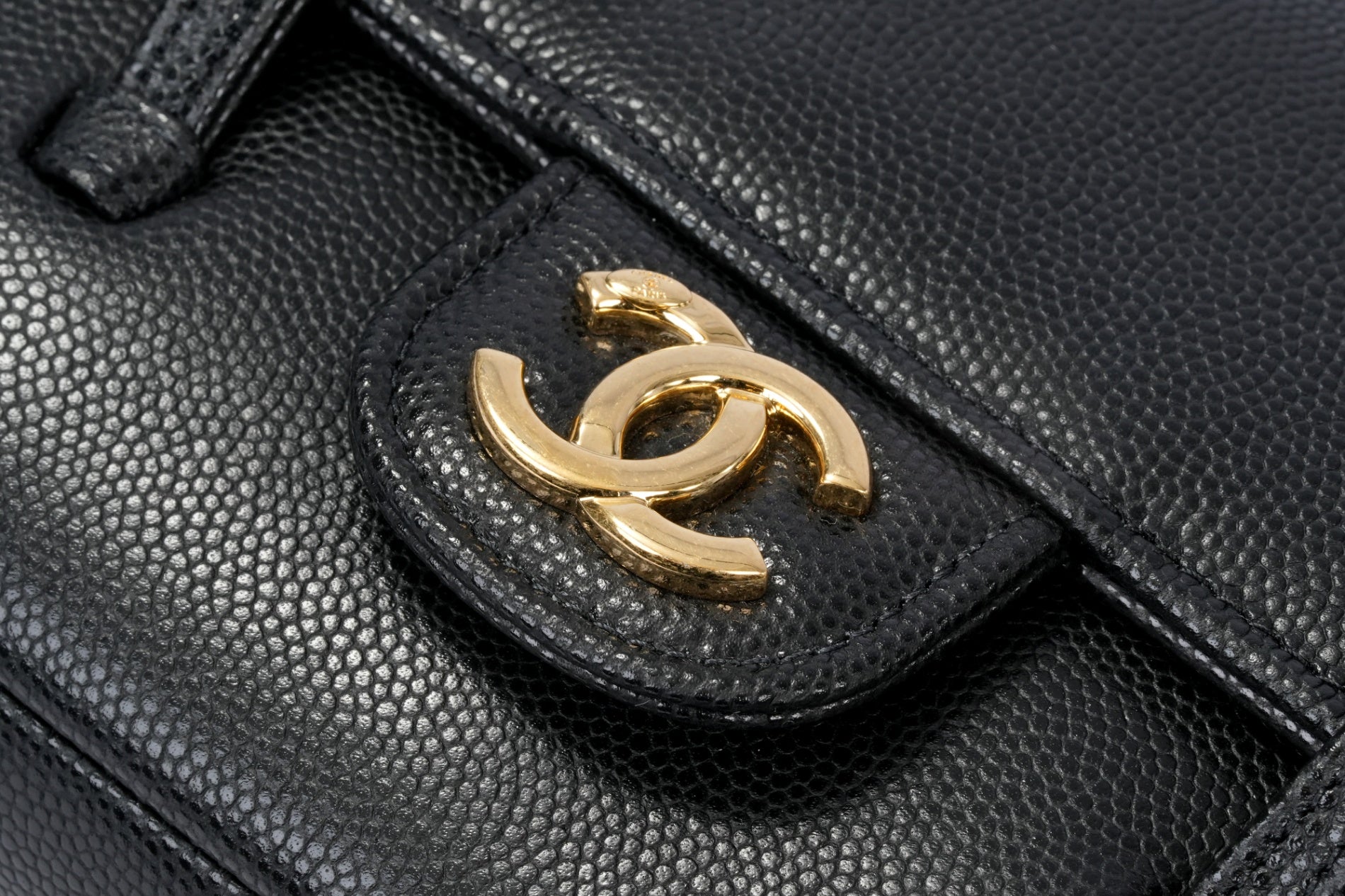 CHANEL ストラップ クラッチ バッグ