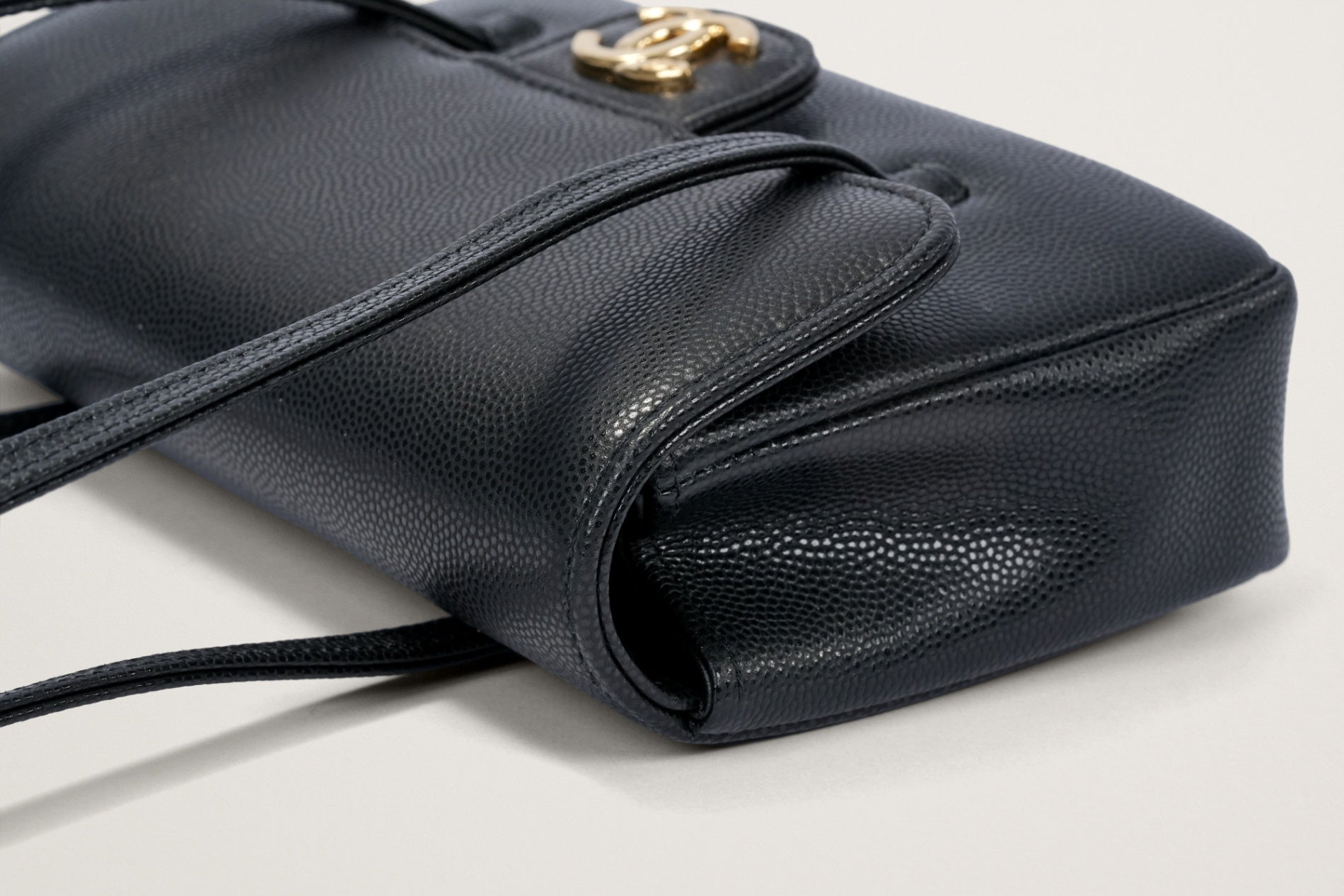 CHANEL ストラップ クラッチ バッグ