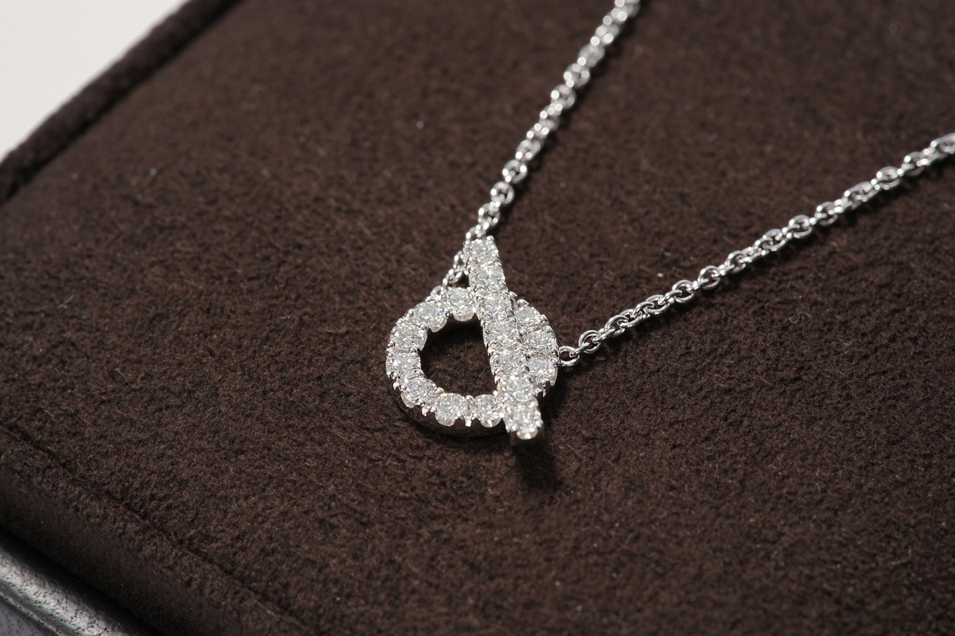 HERMES ネックレス ペンダント 《フィネス》 – GINZA SATAKE