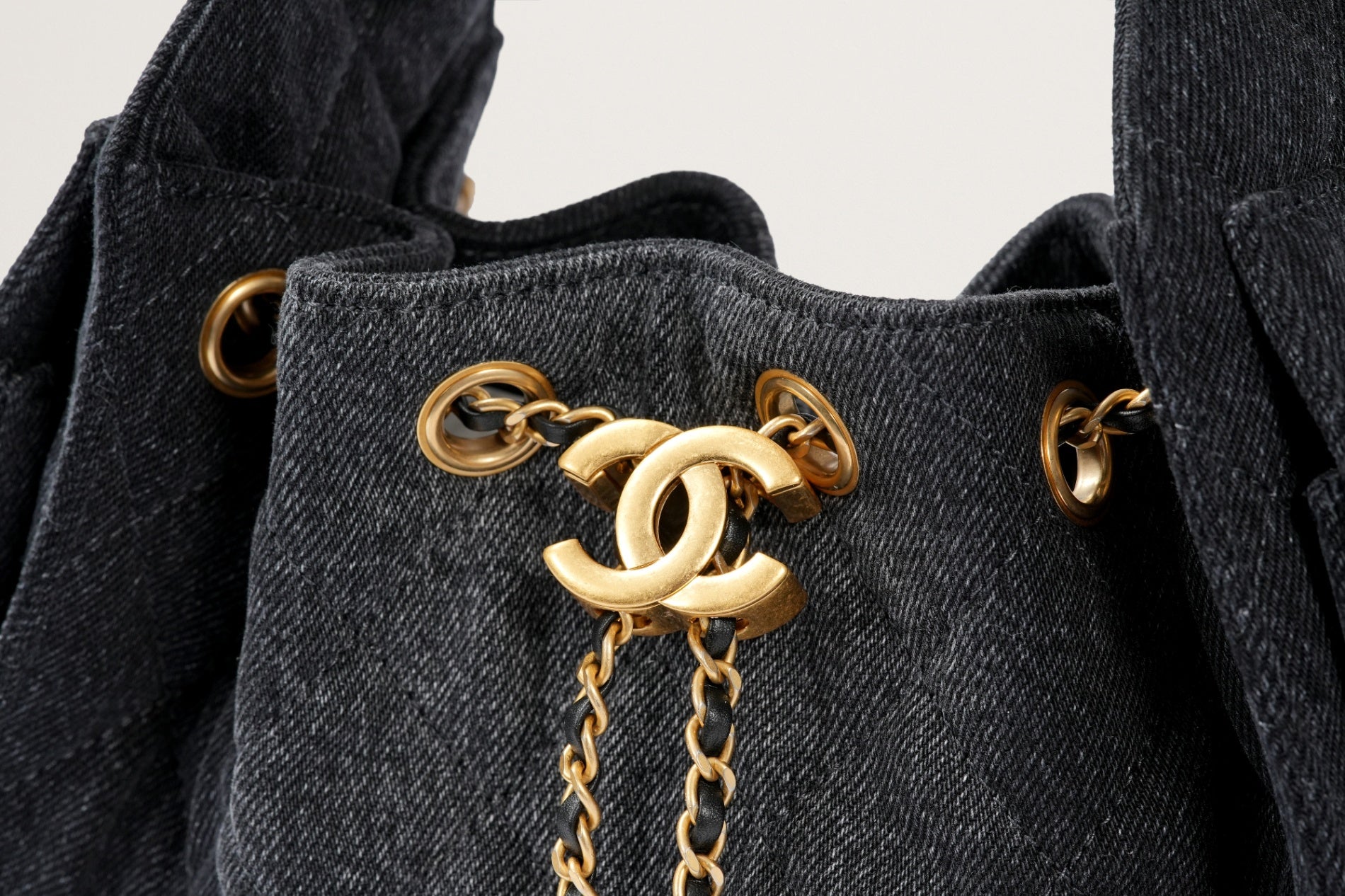 CHANEL 25 ミニハンドバッグ