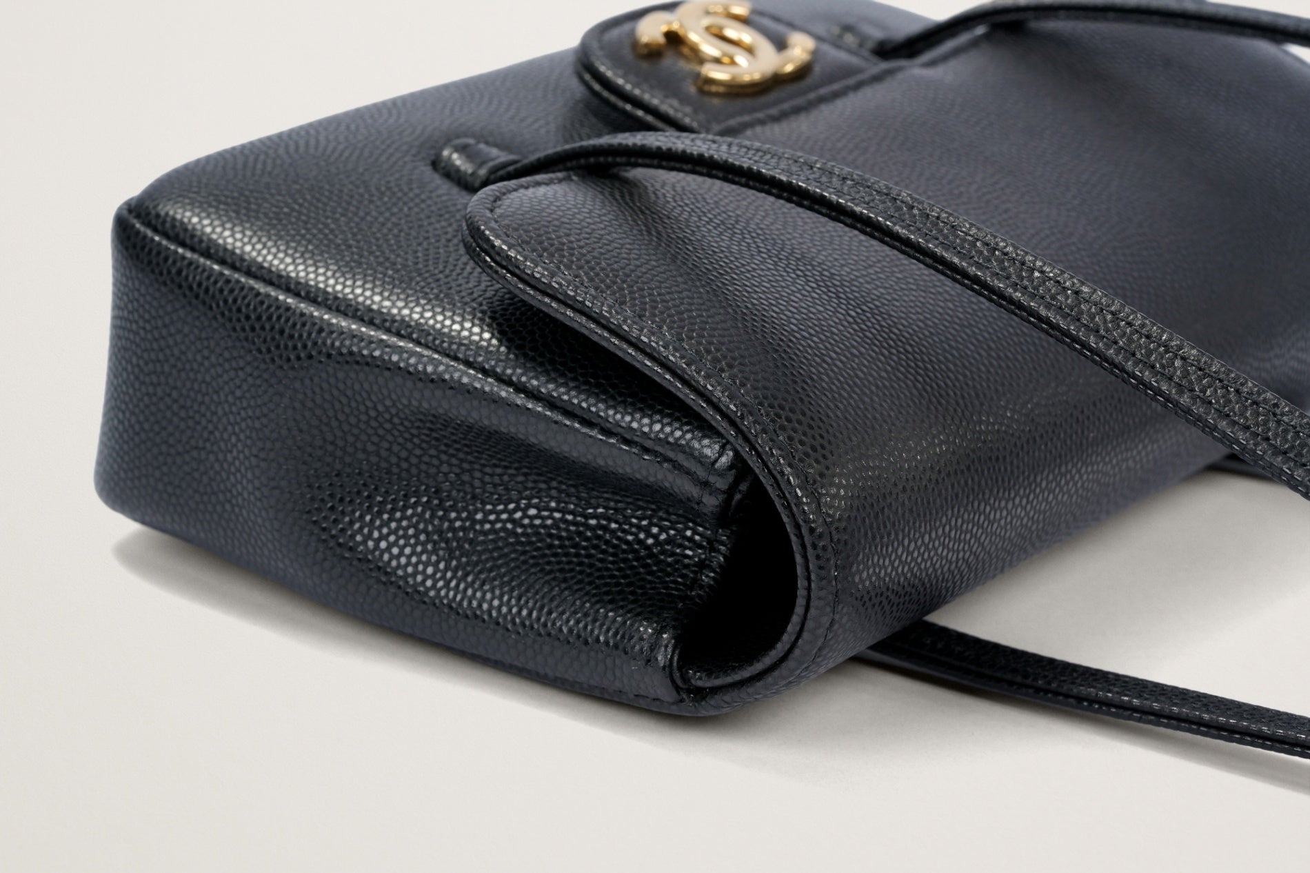 CHANEL ストラップ クラッチ バッグ