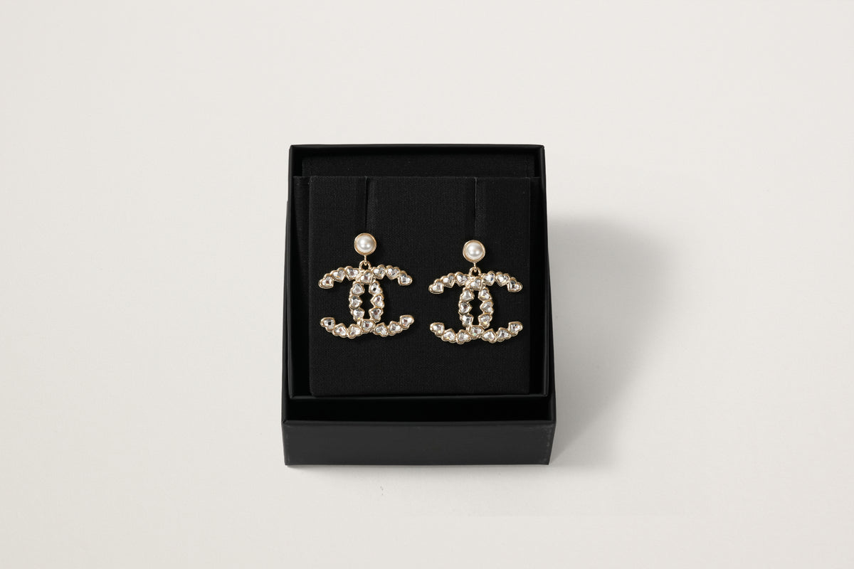 CHANEL ココマーク ハートラインストーンピアス – GINZA SATAKE