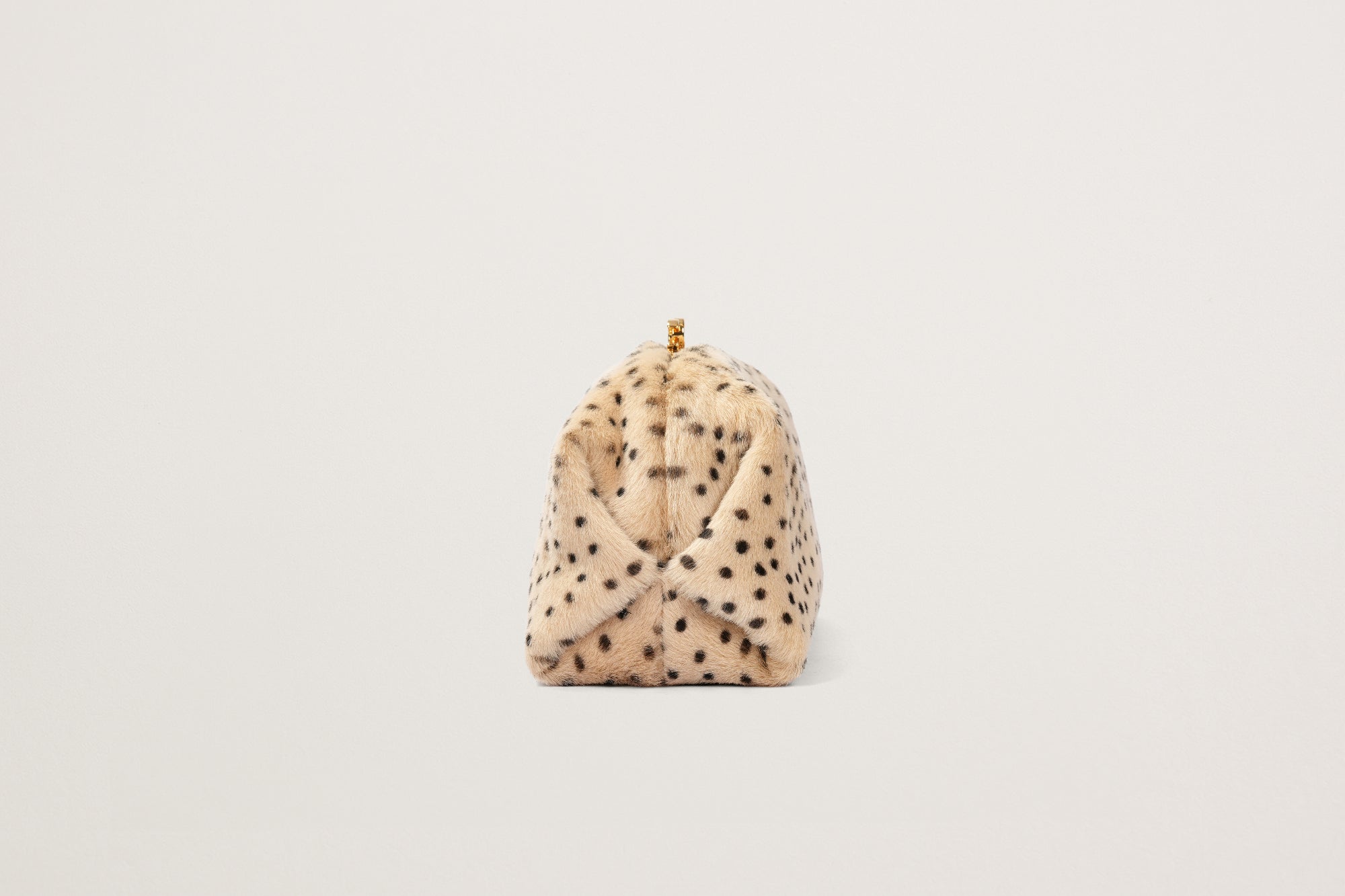 CHANEL メティエダール チェーン クラッチ