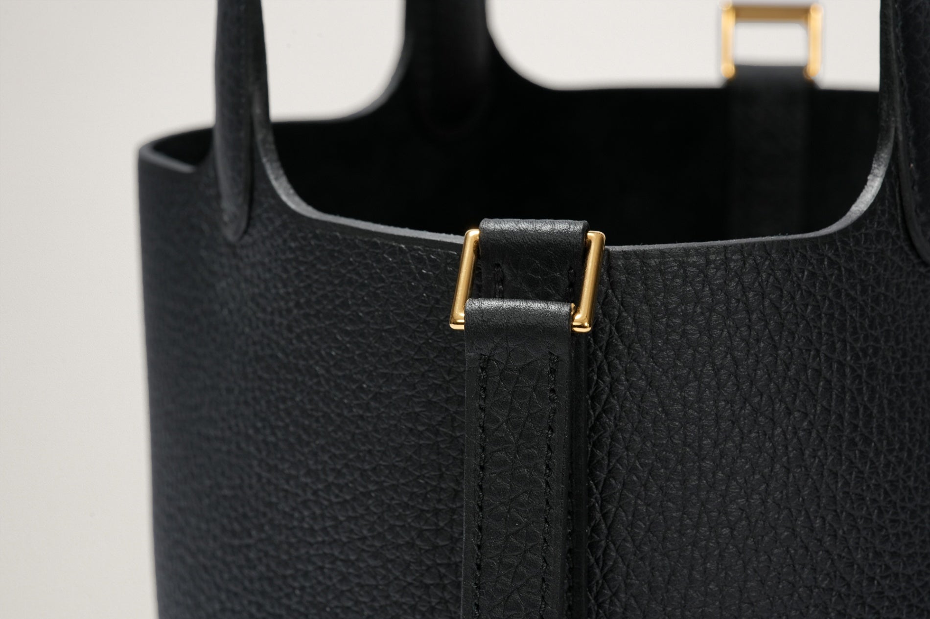 HERMES ピコタンロック18 黒