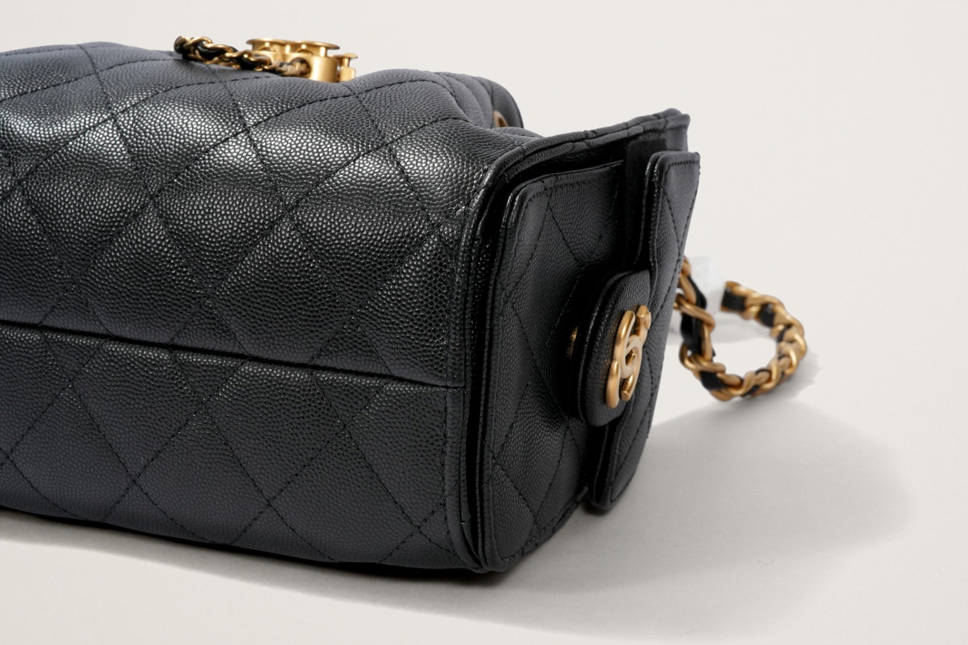 CHANEL 25 ミニハンドバッグ