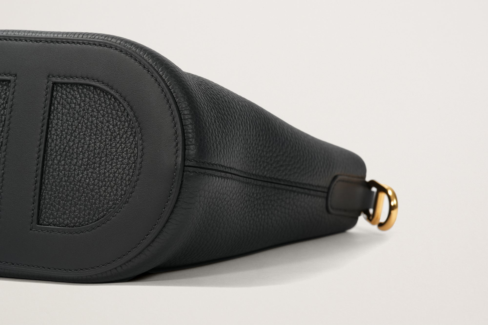 HERMES インザループ18 黒