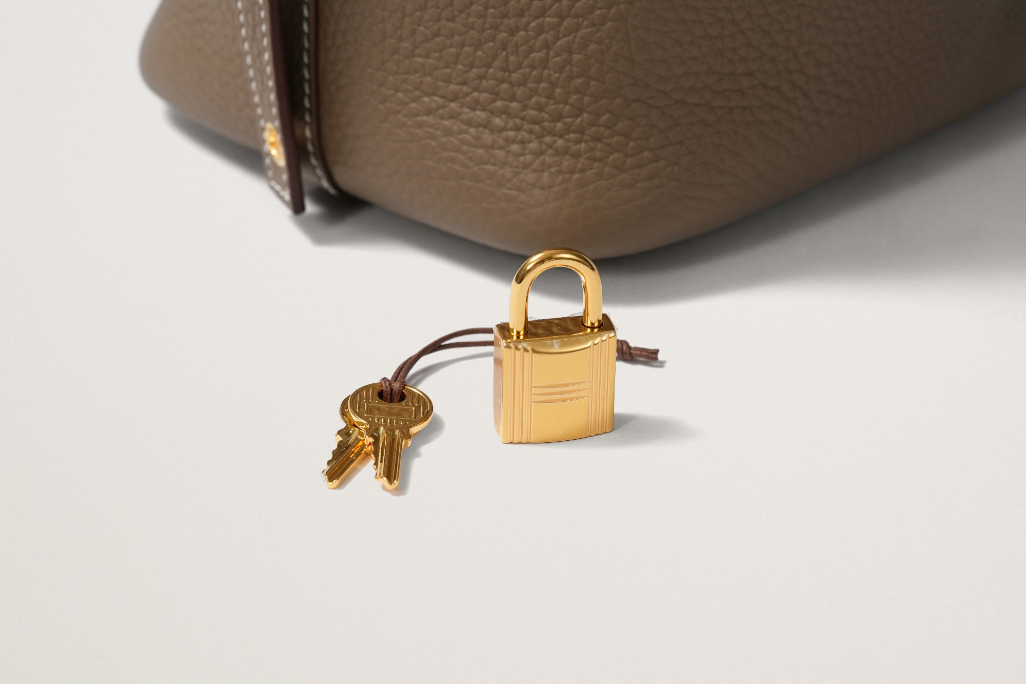 HERMES ピコタンロック18 エトゥープ