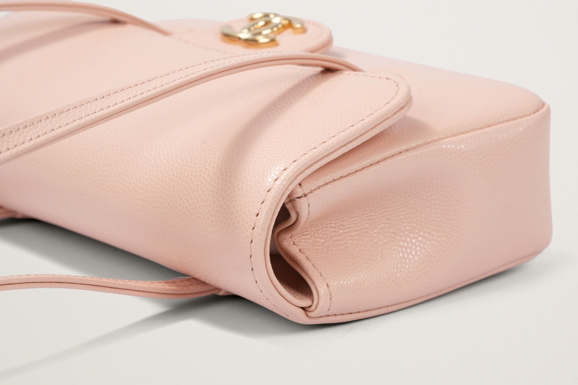 CHANEL ストラップ クラッチ バッグ – GINZA SATAKE