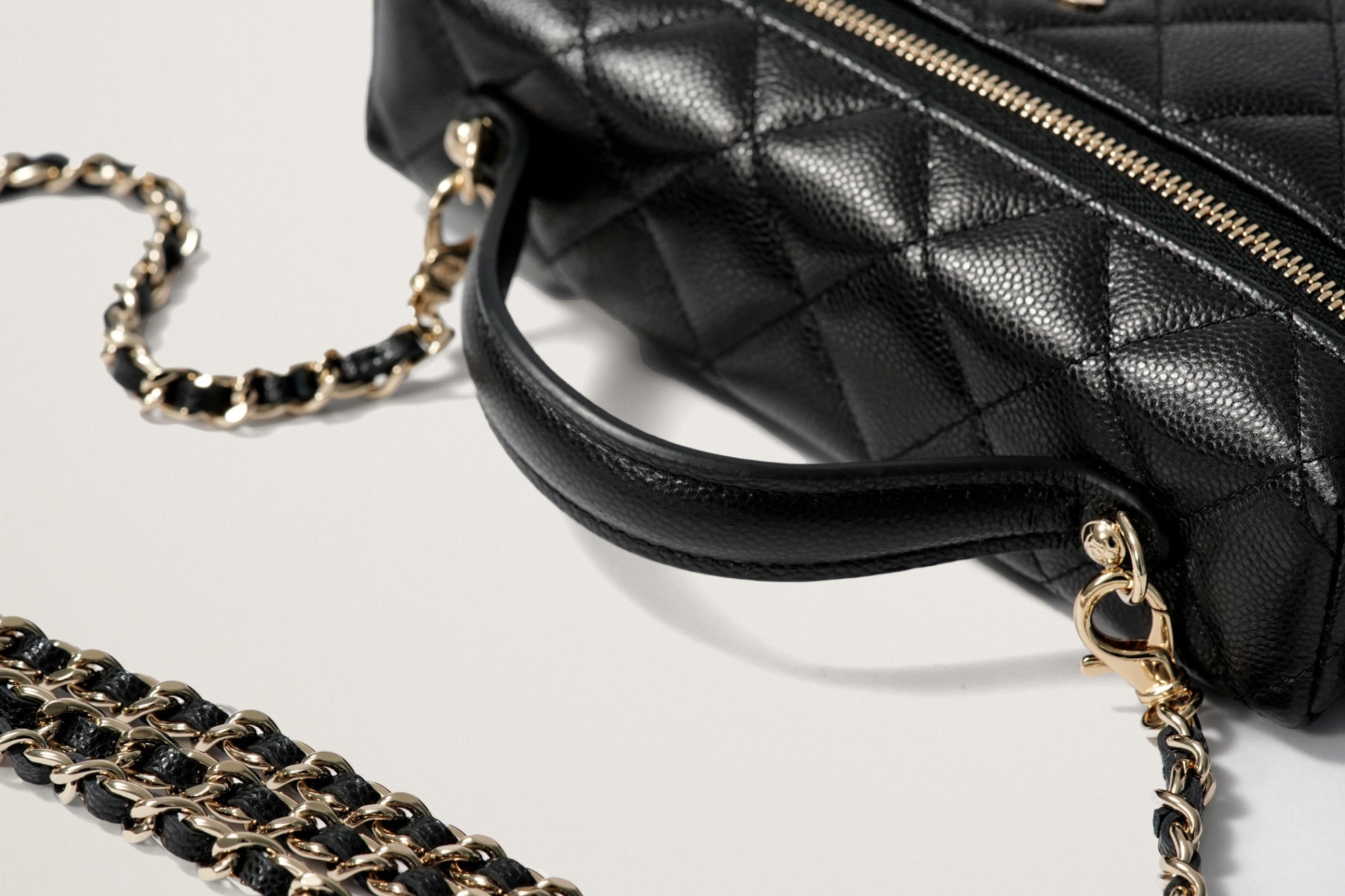 CHANEL マトラッセ スモールヴァニティケース