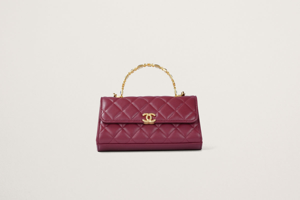 CHANEL 22B マトラッセ エナメル トップハンドル フラップバッグ