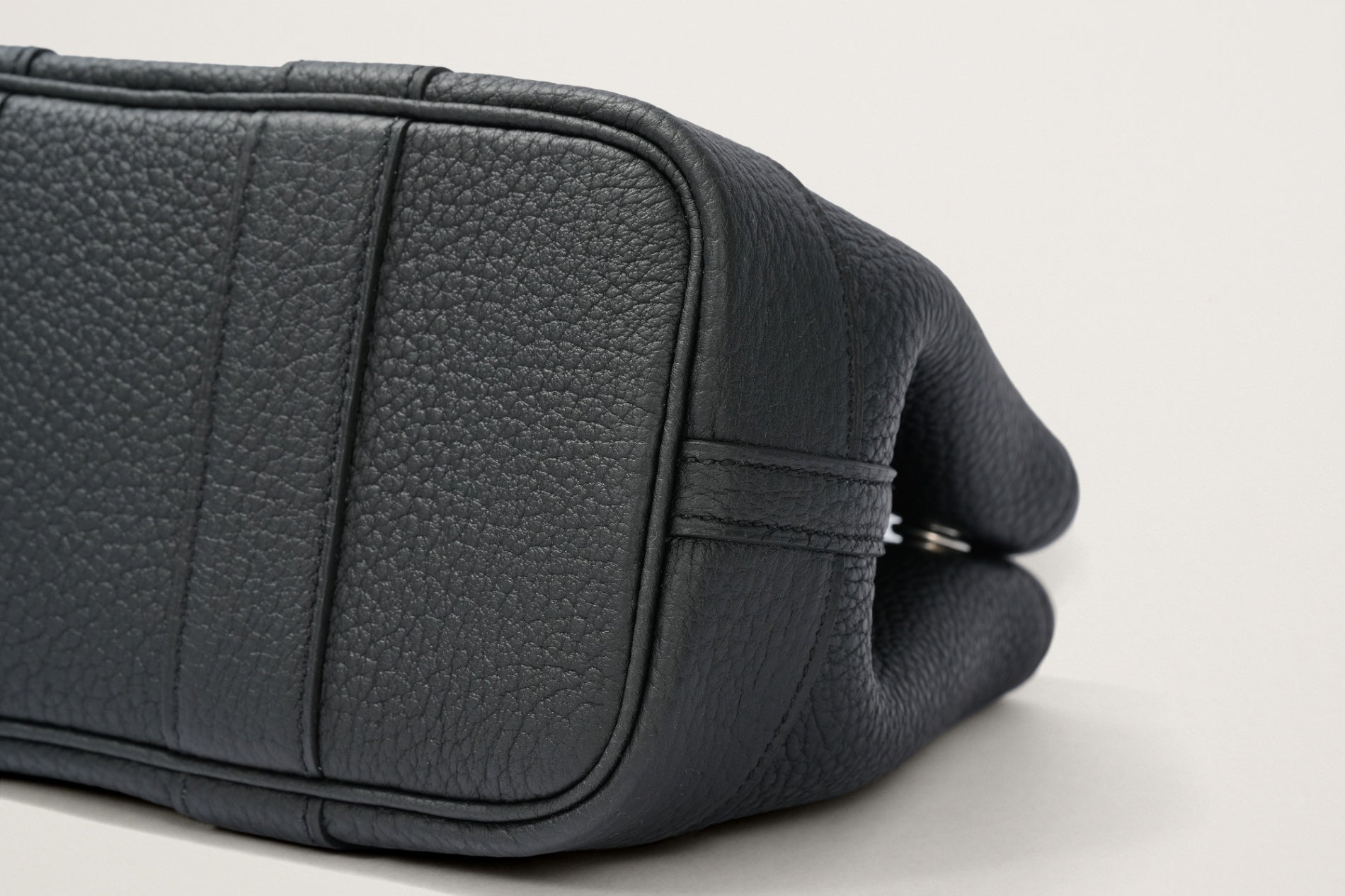 HERMES ネオガーデン23 黒