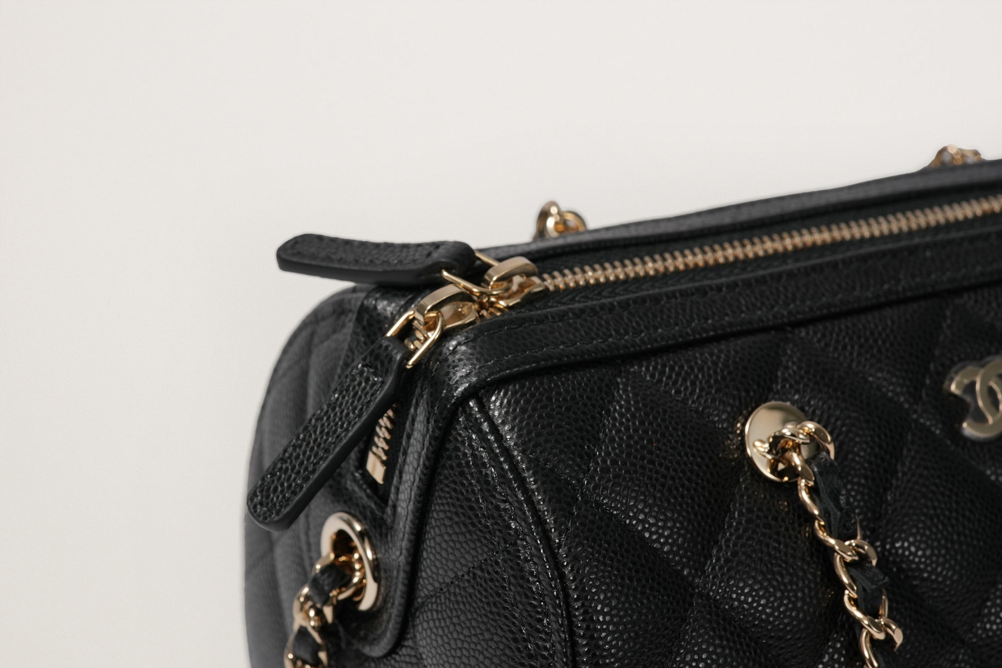 CHANEL シャネル チェーンショルダー