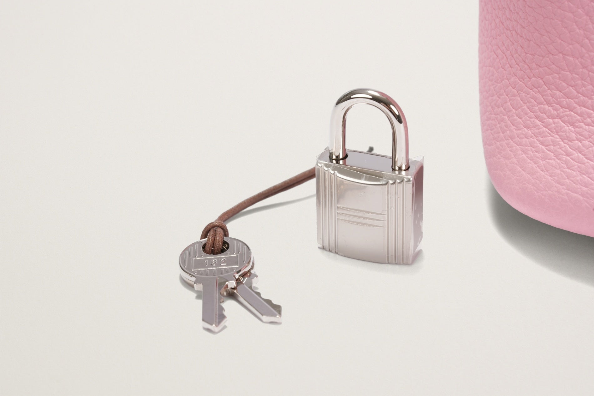 HERMES ピコタンロック18 ローズサクラ