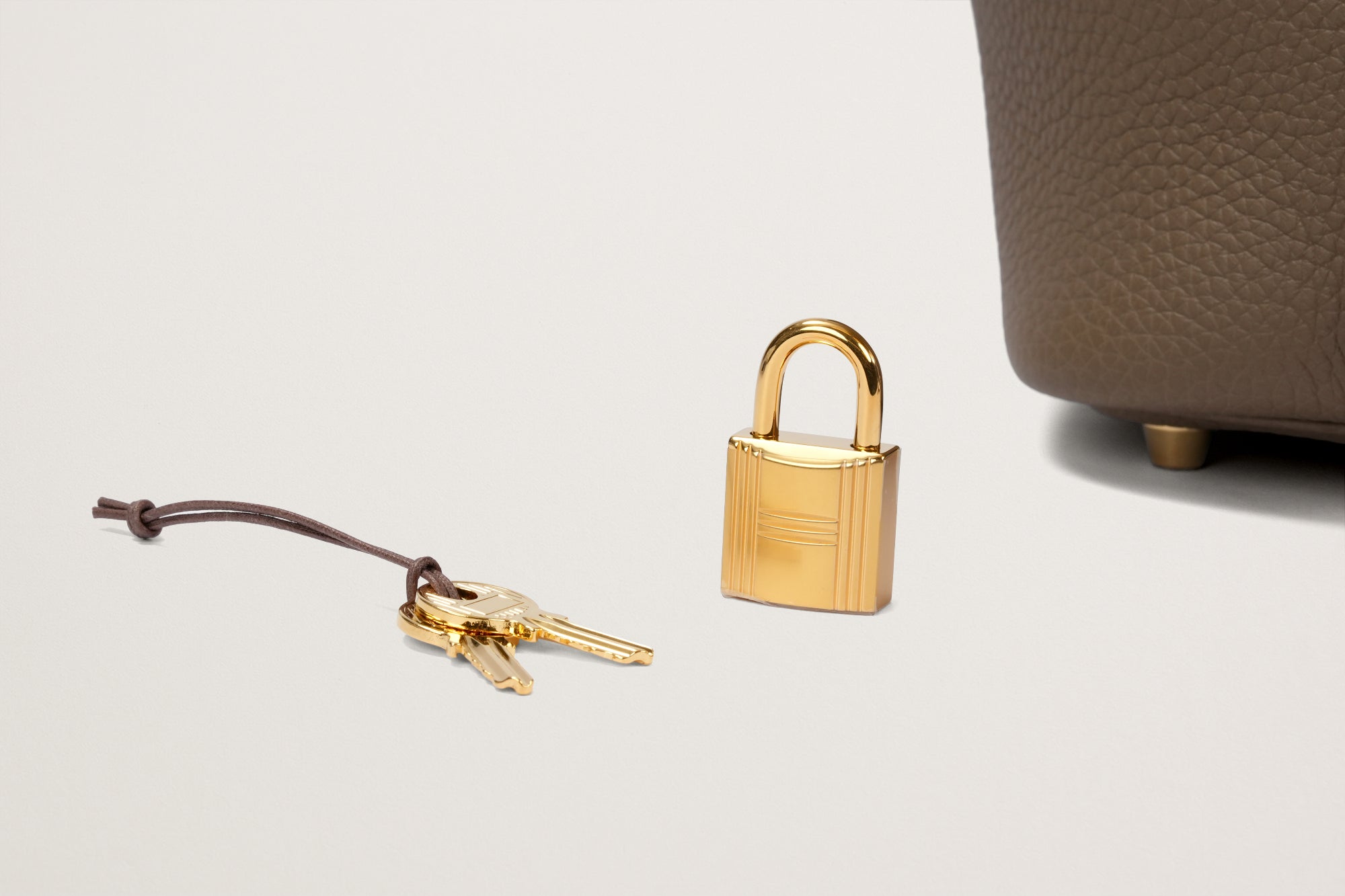 HERMES ピコタンロック18 エトゥープ