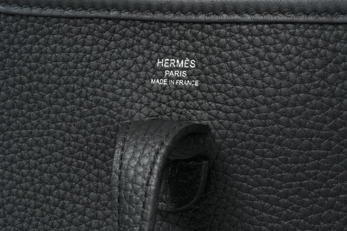 HERMES エヴリン23 黒