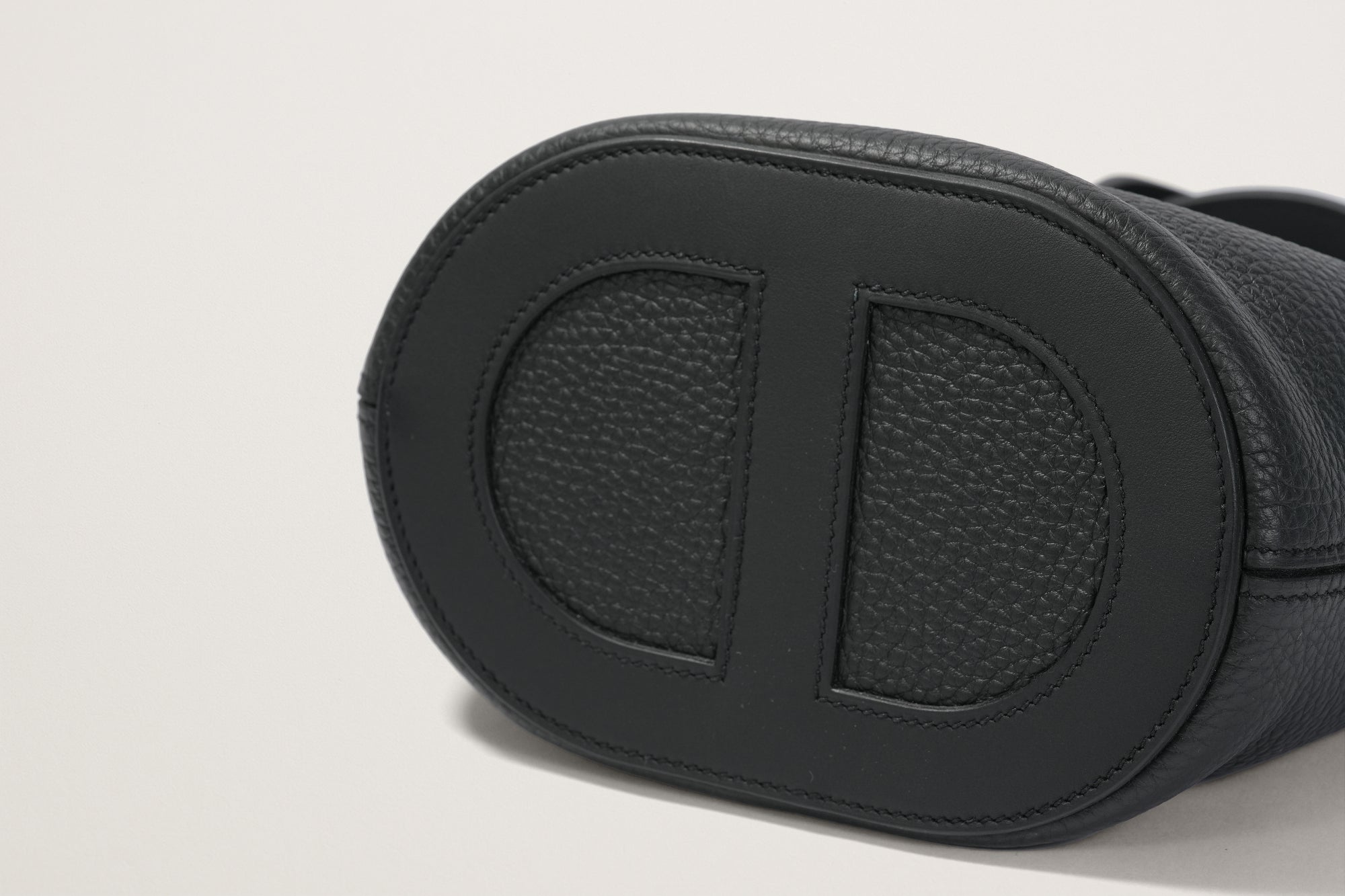 HERMES インザループ18 黒