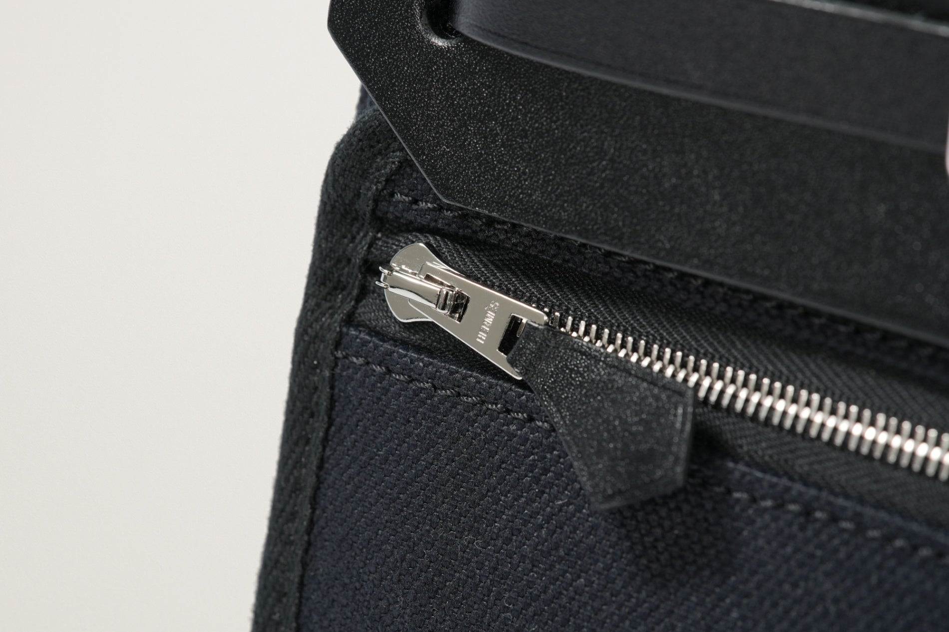 HERMES エールバッグミニ 黒