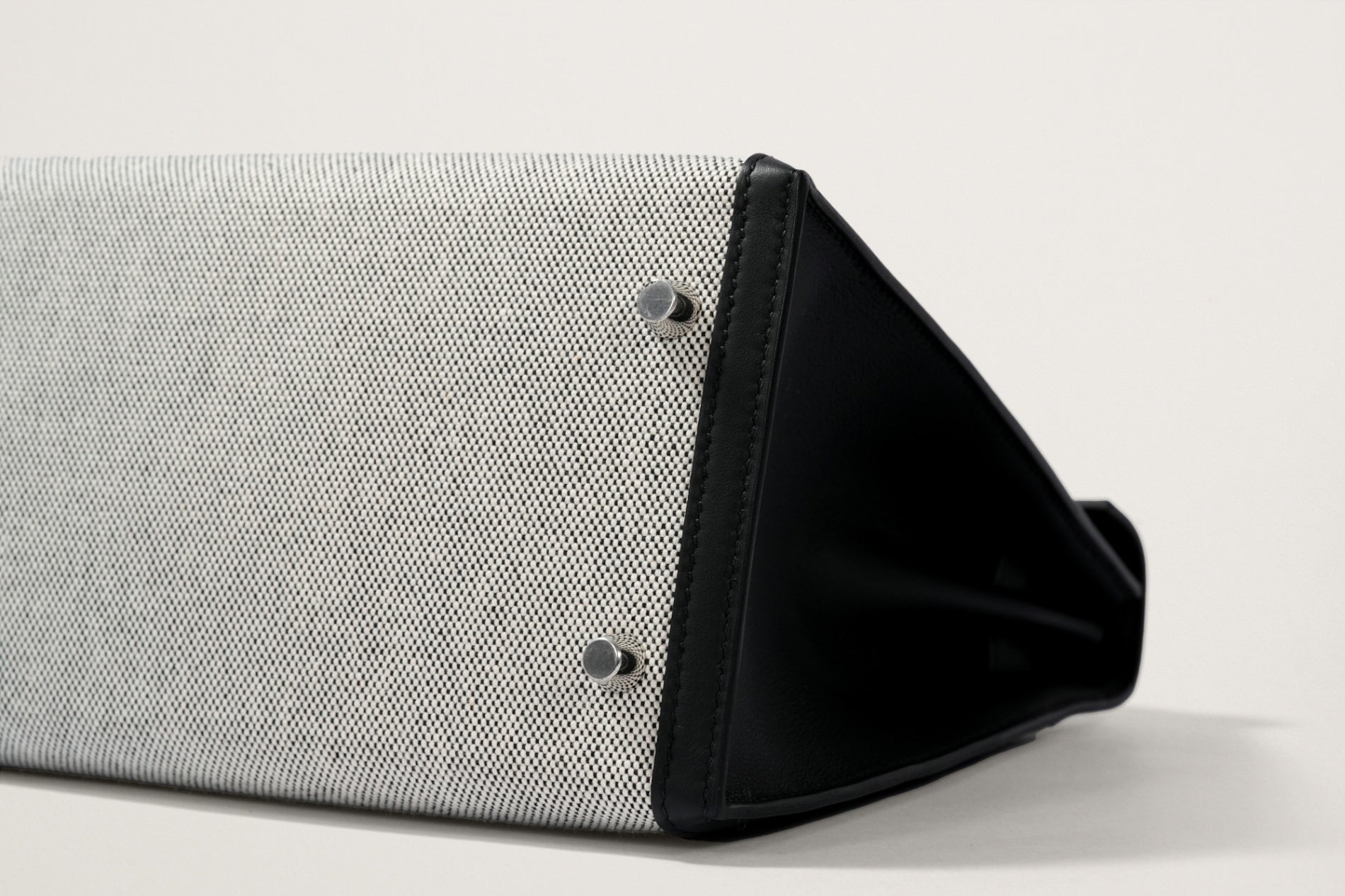 HERMES ケリー28 黒/エクリュ