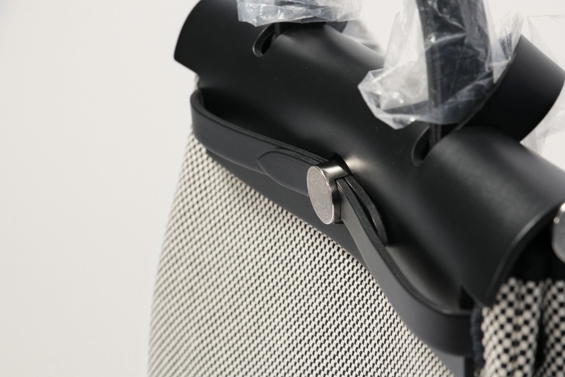 HERMES エールバッグ31 黒/エクリュ