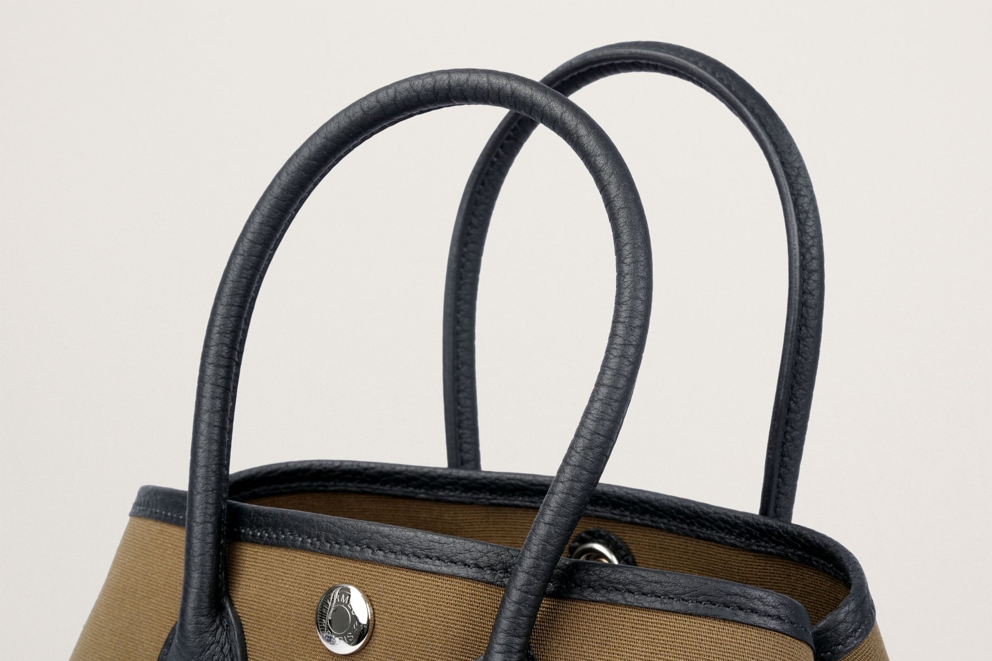 HERMES ネオ・ガーデン23 黒/ヴェールオリーブ