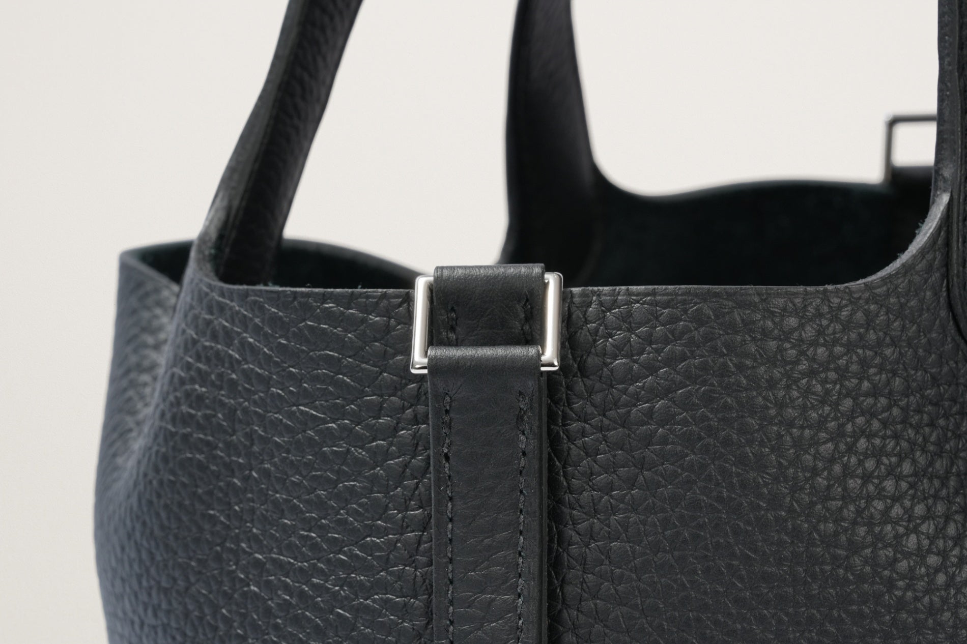 HERMES ピコタンロック18 黒